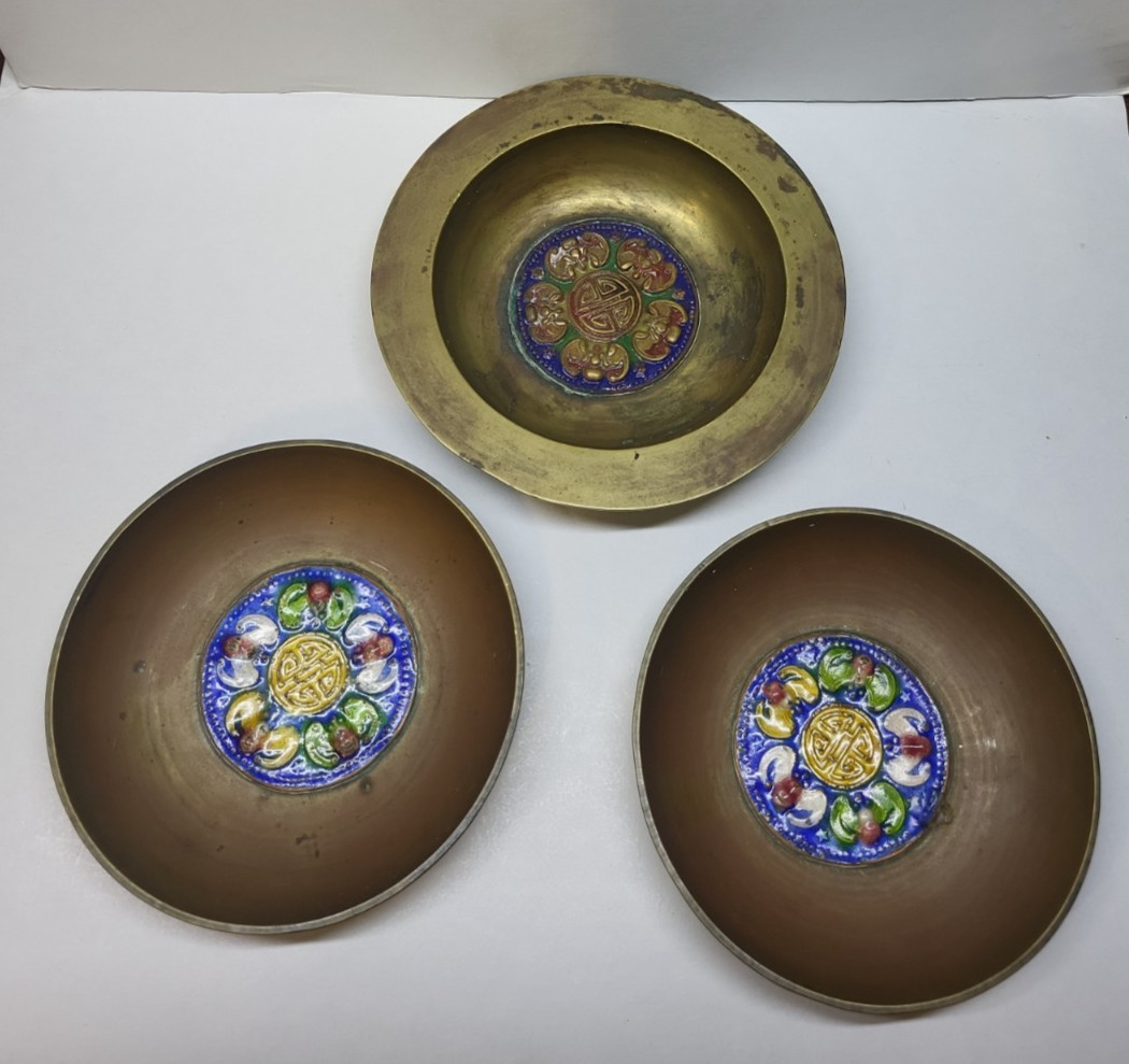 Lot of 3 VTG Small Chinese brass enamelware cloisonne bowls ashtrays Floral Boho Lot of 3 VTG Small Chinese brass enamelware cloisonne bowls ashtrays Floral Boho
