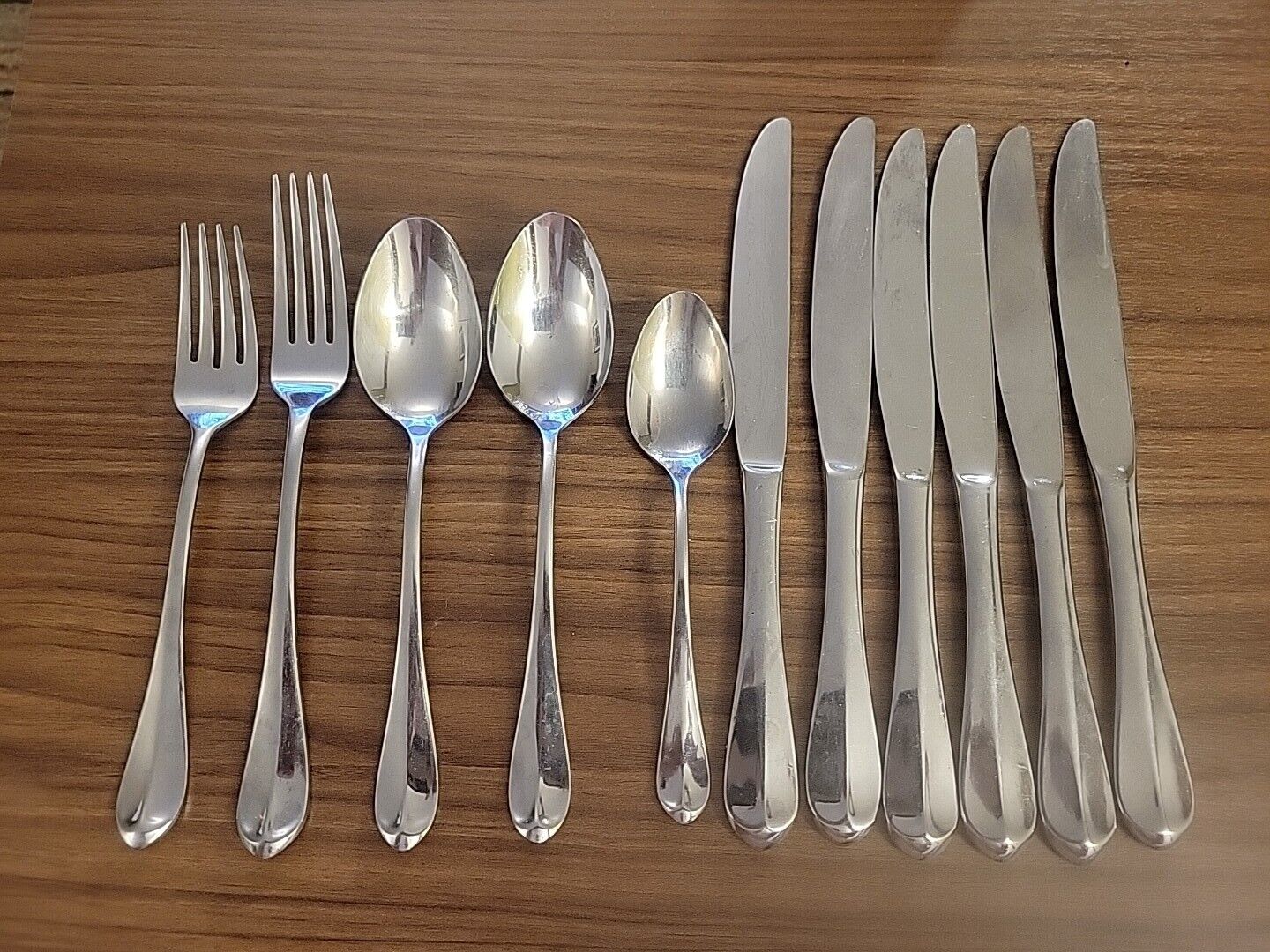 11 Pc Mikasa Gourmet Basics Stainless CHLOE Dinner Knives, Forks, Spoons