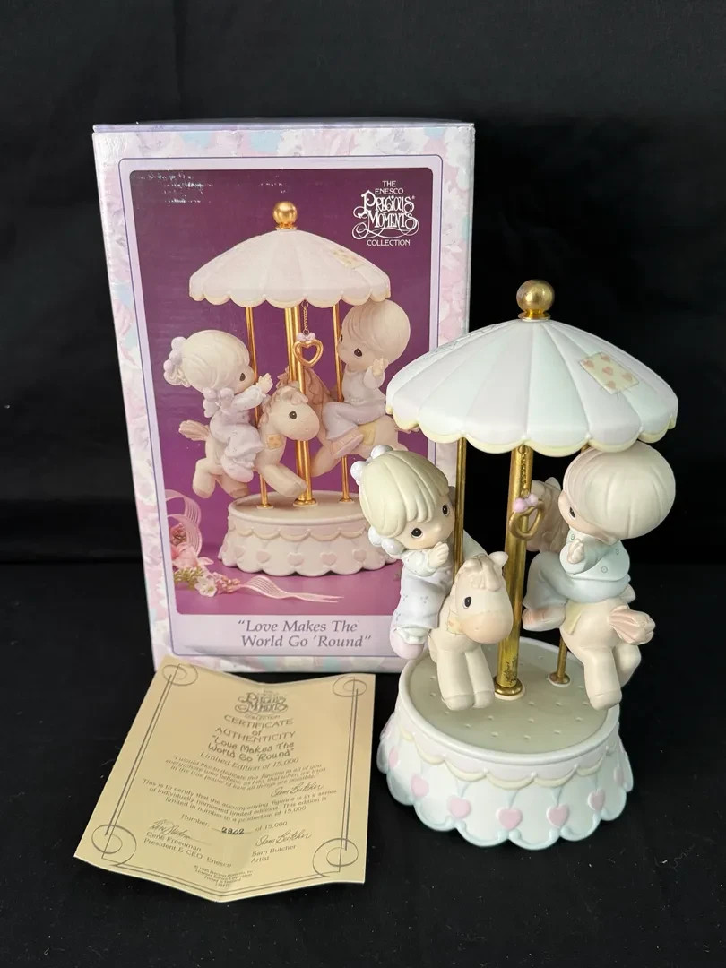 Precious Moments LOVE MAKES THE WORLD GO ROUND 139475 Limited Ed. 2802/15000 MIB