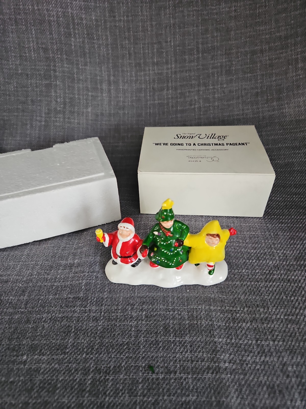 Dept 56 Snow Village We\'re Going To A Christmas Pagent