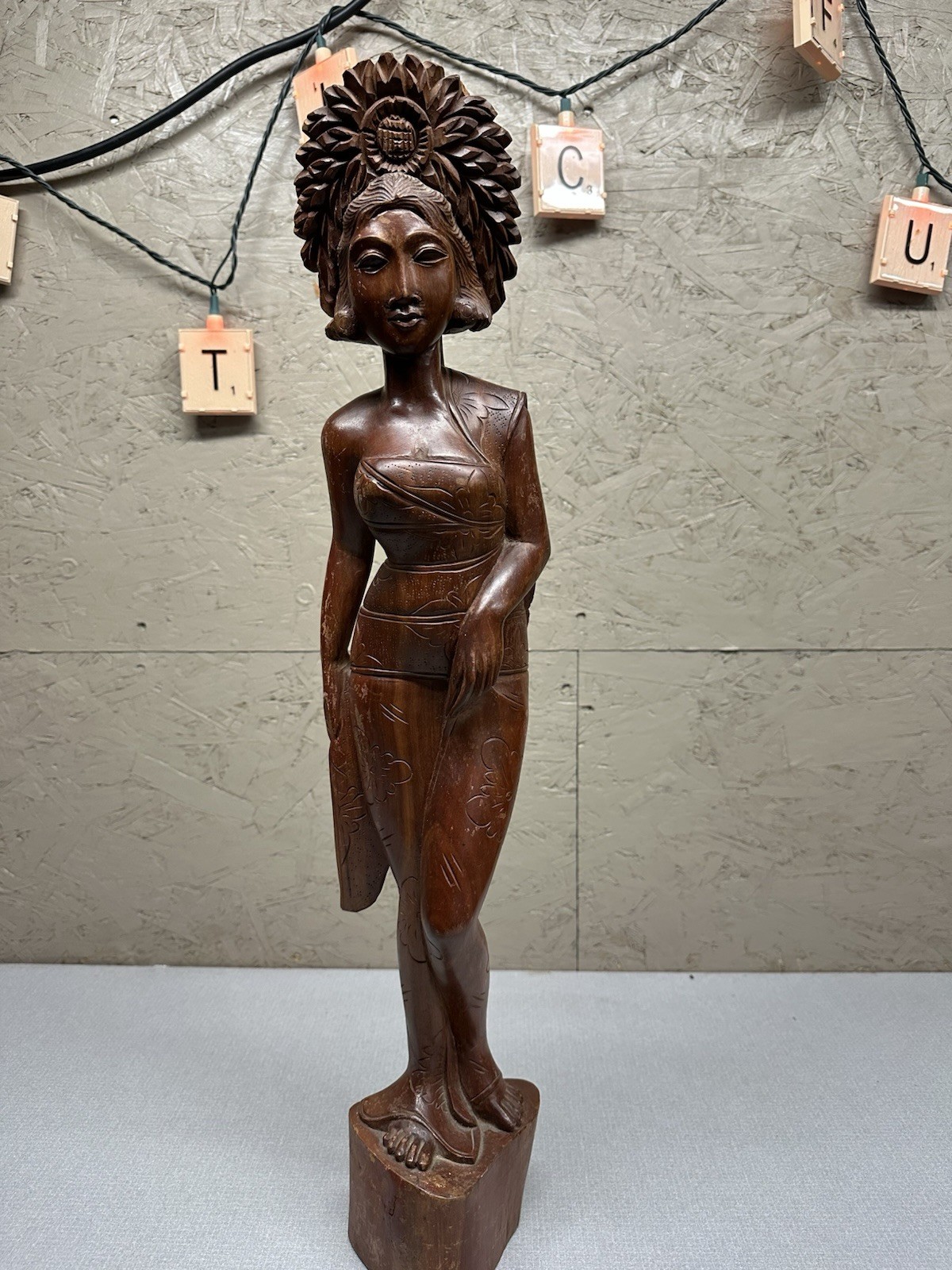 Vtg. Balinese Hand Carved Wooden Sculpture Woman in Traditional Attire Floral Vtg. Balinese Hand Carved Wooden Sculpture Woman in Traditional Attire Floral