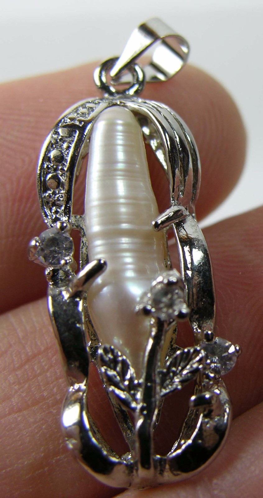 #1 17.00ct Asia 100% Natural Raw Rough Uncut Pearl Crystal Pendant 3.40g 27mm