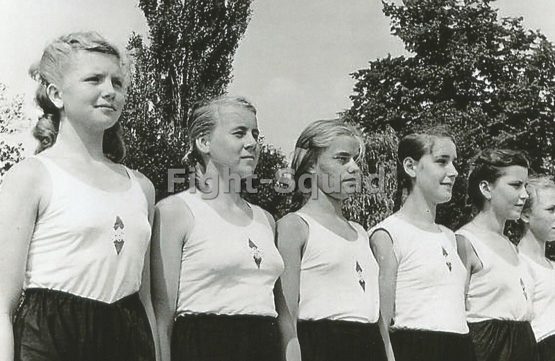 WW2 Photo BDM Picture German Young Women Female 1940 Archive Image Print 3028