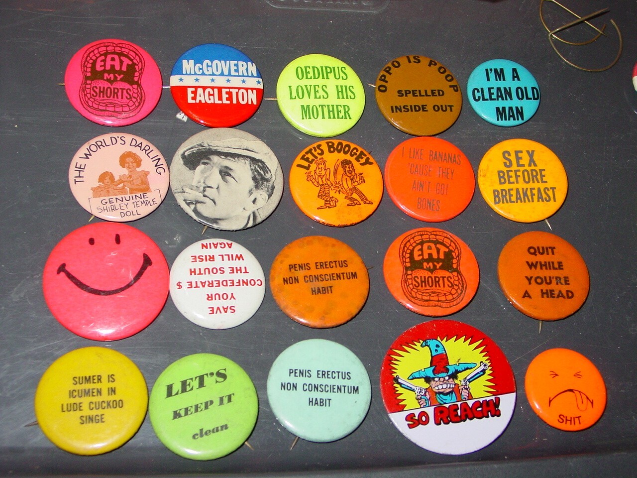 HIPPIE ERA VINTAGE 1960's & 1970's 1.5 INCH BUTTON COLLECTION LOT of 20 NICE #20