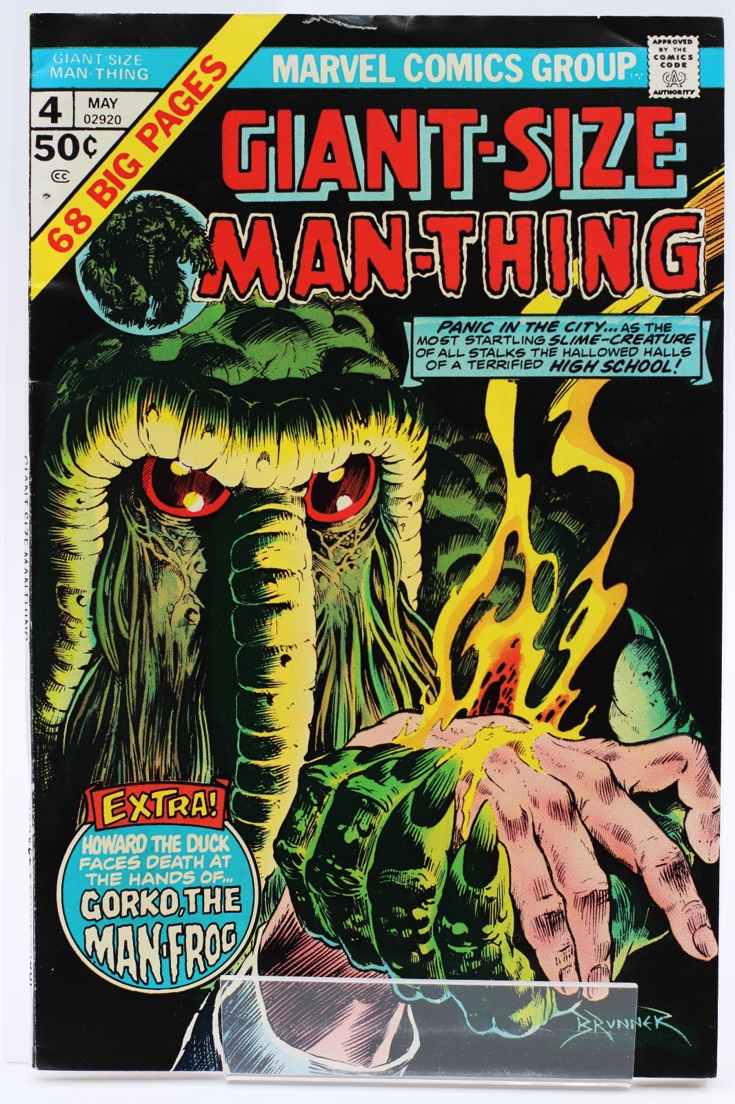 Giant-Size Man-Thing #4 • [8.0] • 1975 • Frank Brunner • Howard the Duck • Garko