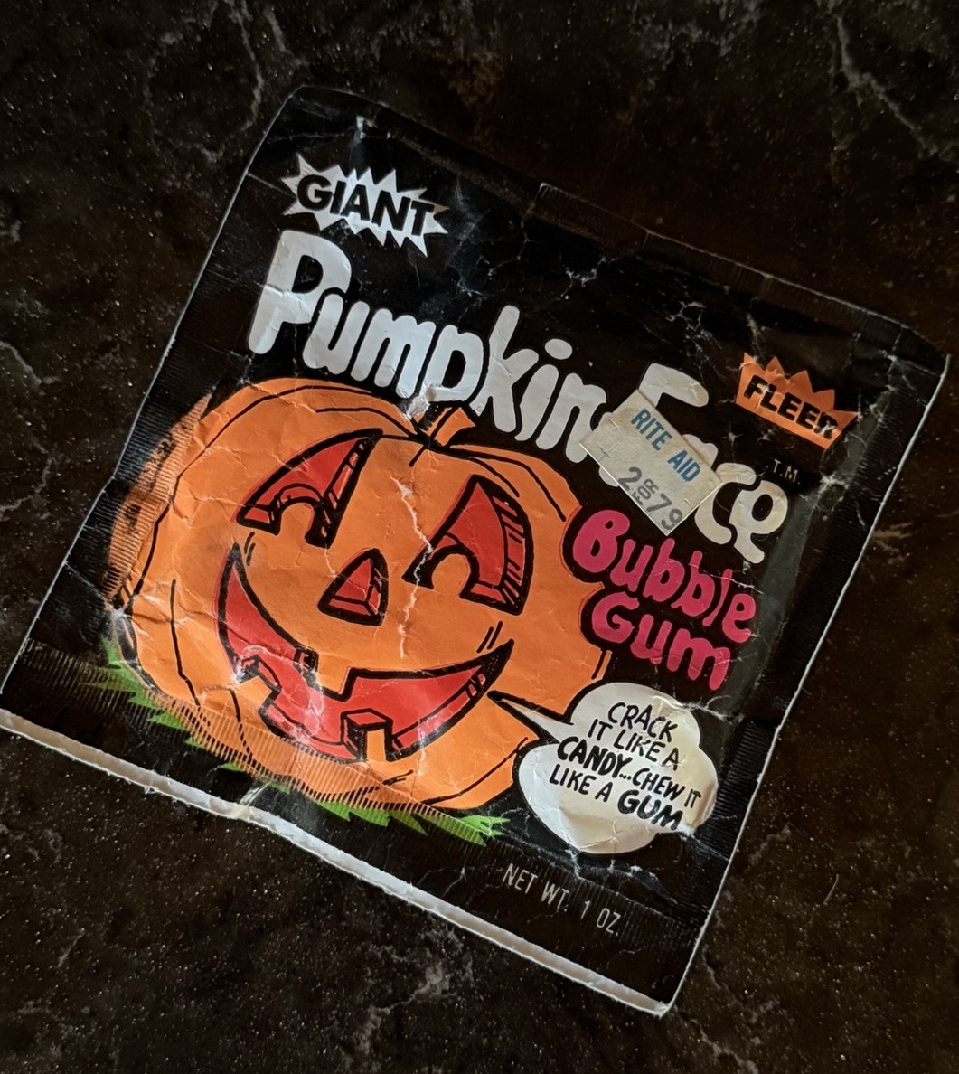 Vintage 1970's FLEER Giant PUMPKIN-FACE Bubble Gum Unopened Halloween Candy READ