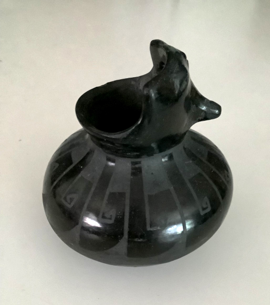 Small, Vtg Hand Polished Incised Blackware Pottery Vessel, Animal Effigy Spout.