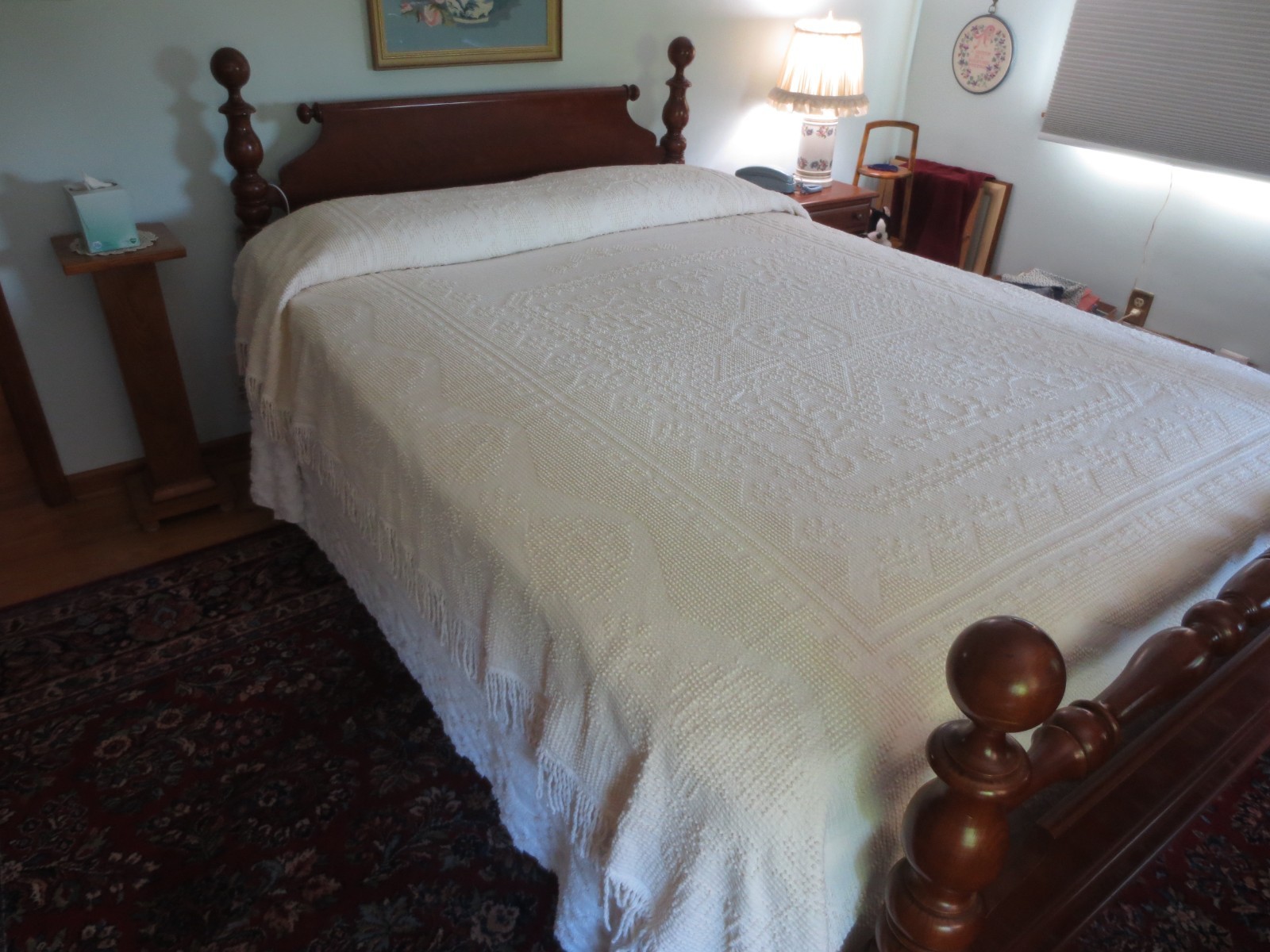 Vintage Off-White HOBNAIL WOVEN CANDLEWICK Fringed BEDSPREAD - 80\