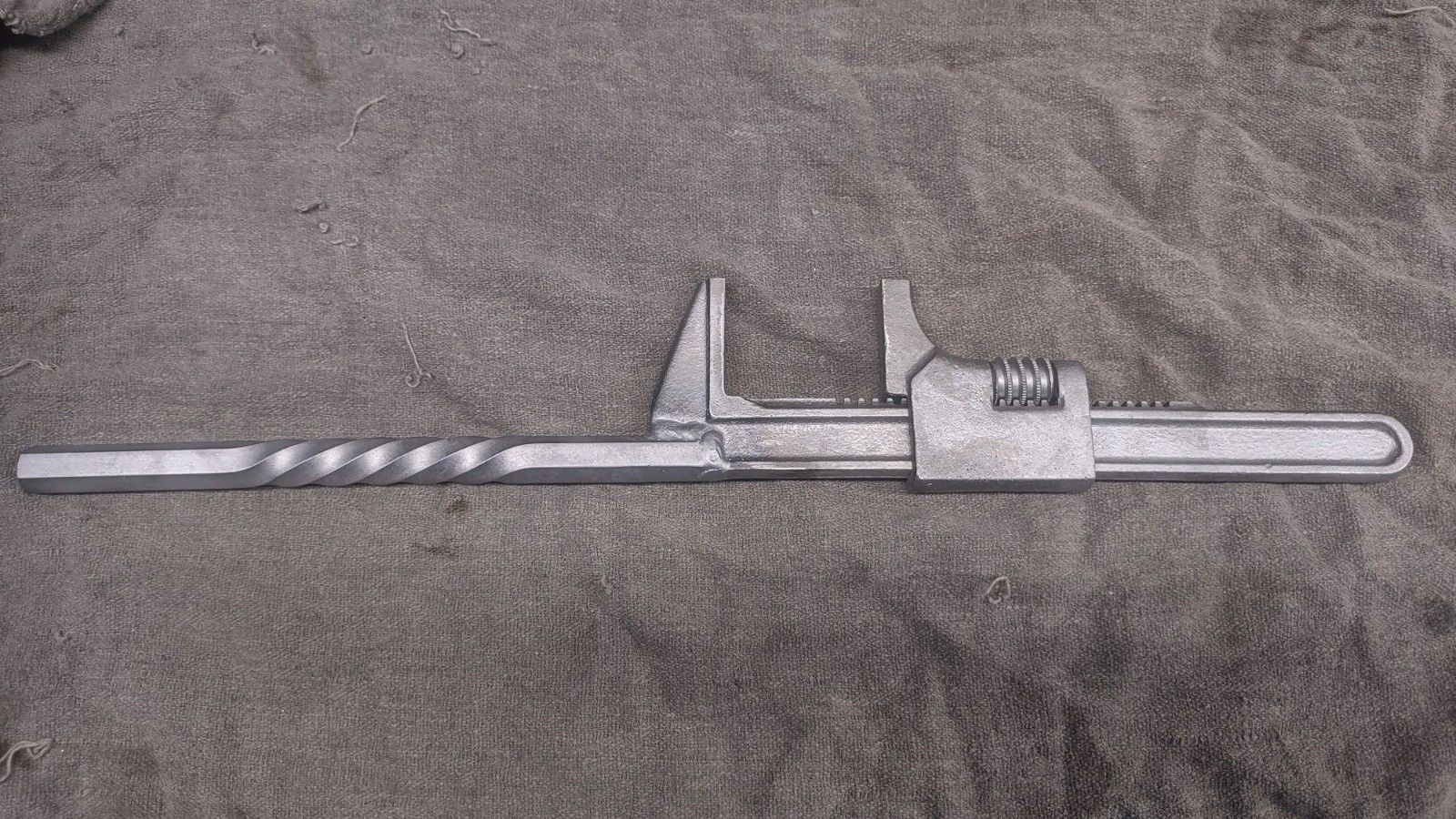 Blacksmith Twisting Wrench (16\