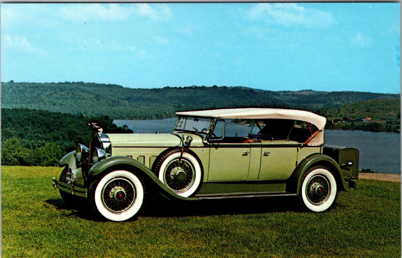 1929 Packard Deluxe Eight 6-45 Sport Phaeton - Vintage Car Postcard