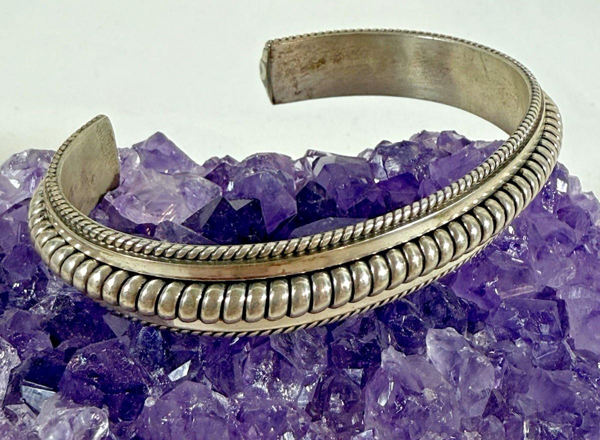 VTG Verna and Franklin Tahe Navajo Hand Wrought Sterling Silver 7-1/2