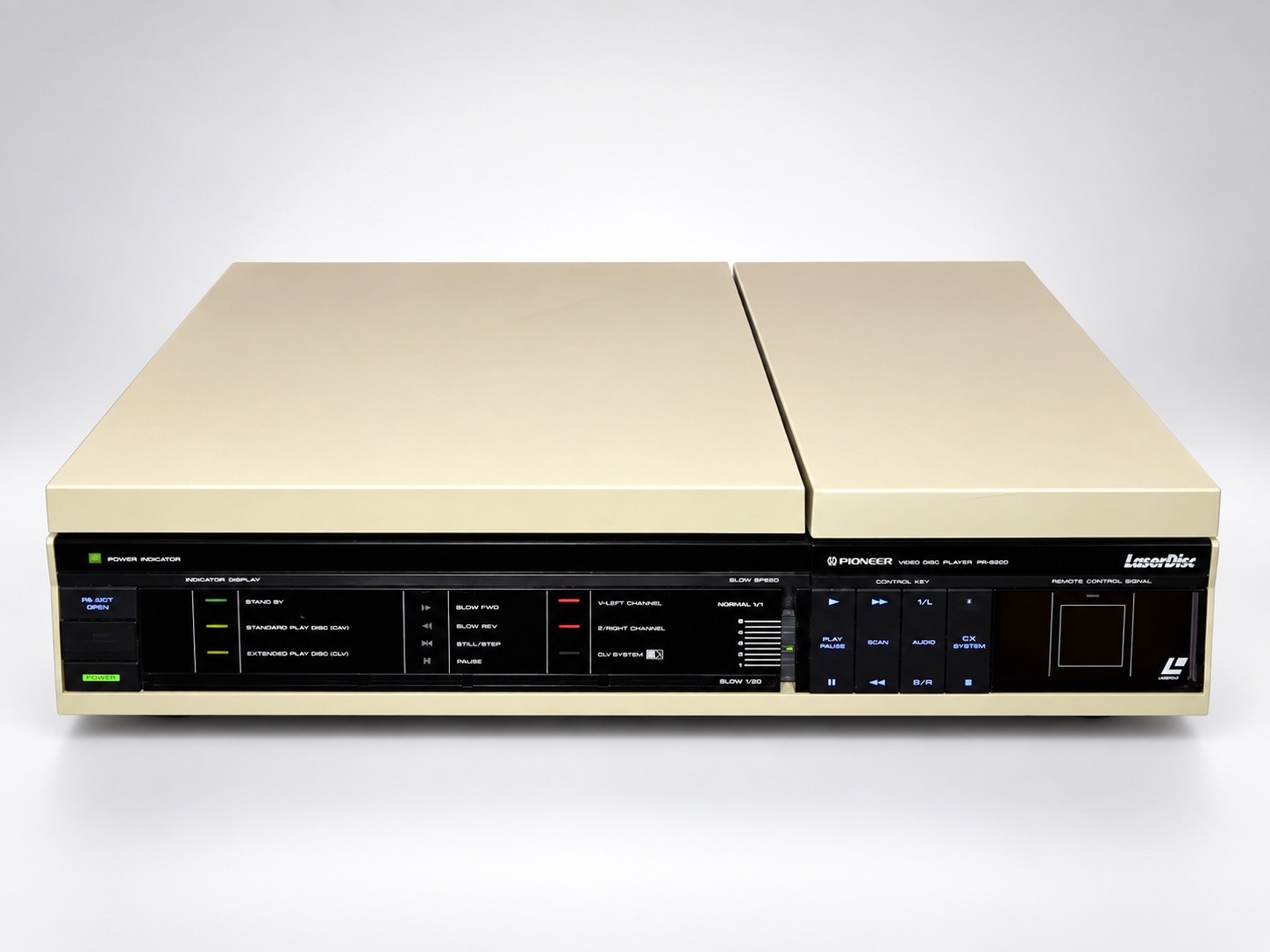 Extremely Rare Vintage Pioneer Video Disc Player PR-8210 Laserdisc with Remote Extremely Rare Vintage Pioneer Video Disc Player PR-8210 Laserdisc with Remote