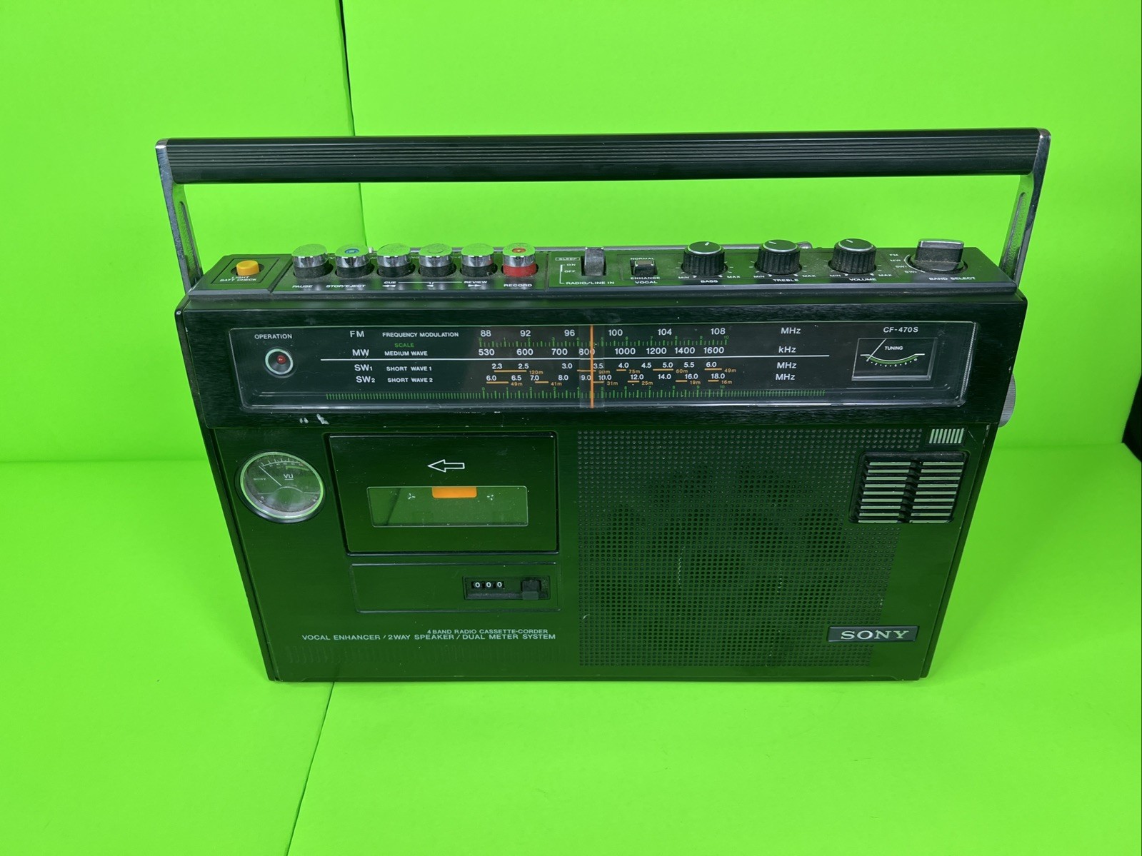 Vintage SONY CF-470S CASSETTE-CORDER 4 BANDS Radio / Cassette. * AS IS UNTESTED