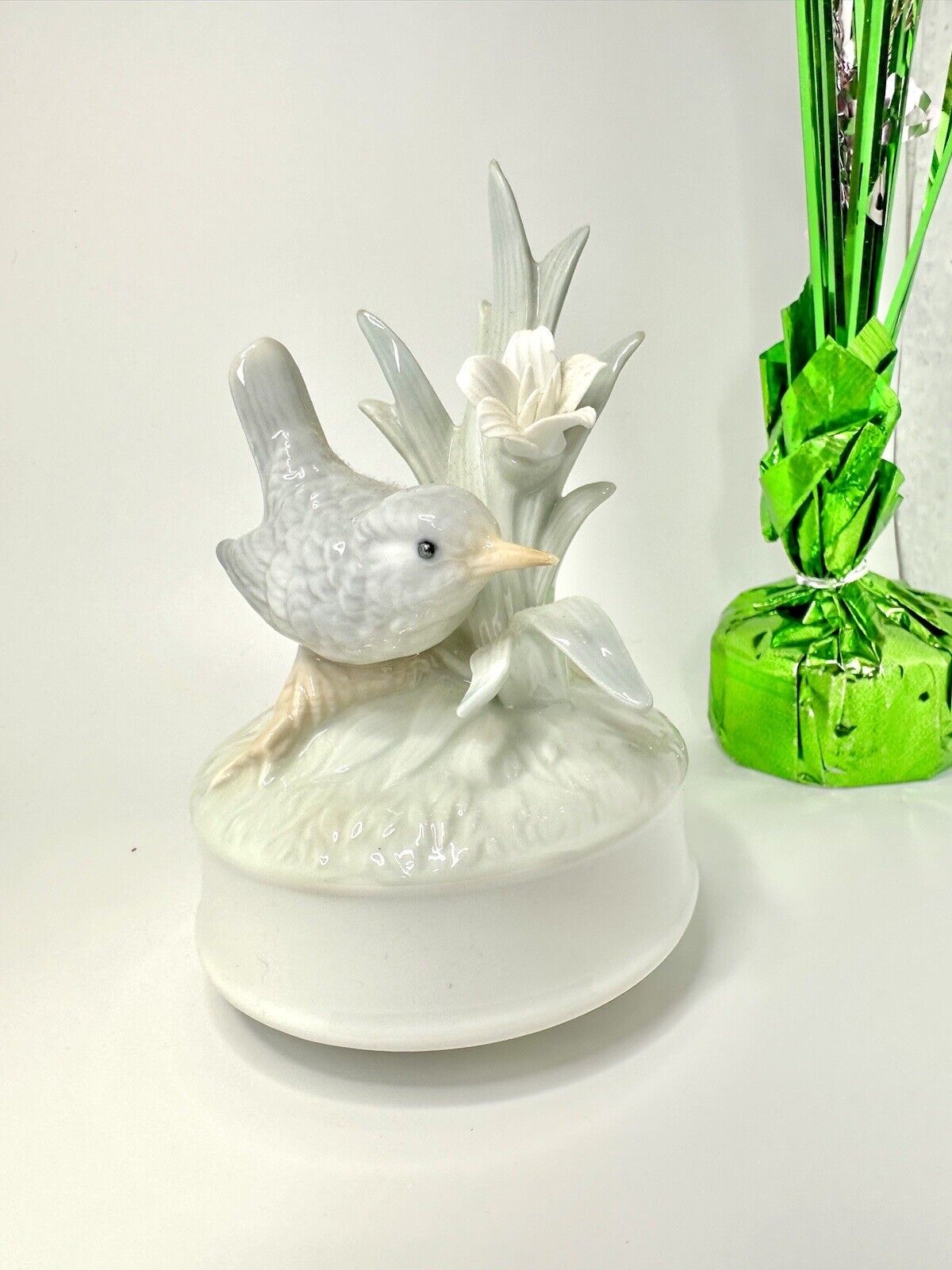 Vintage Otagiri Japan Porcelain Bird Figurine Turning Music Box Plays Edelweiss