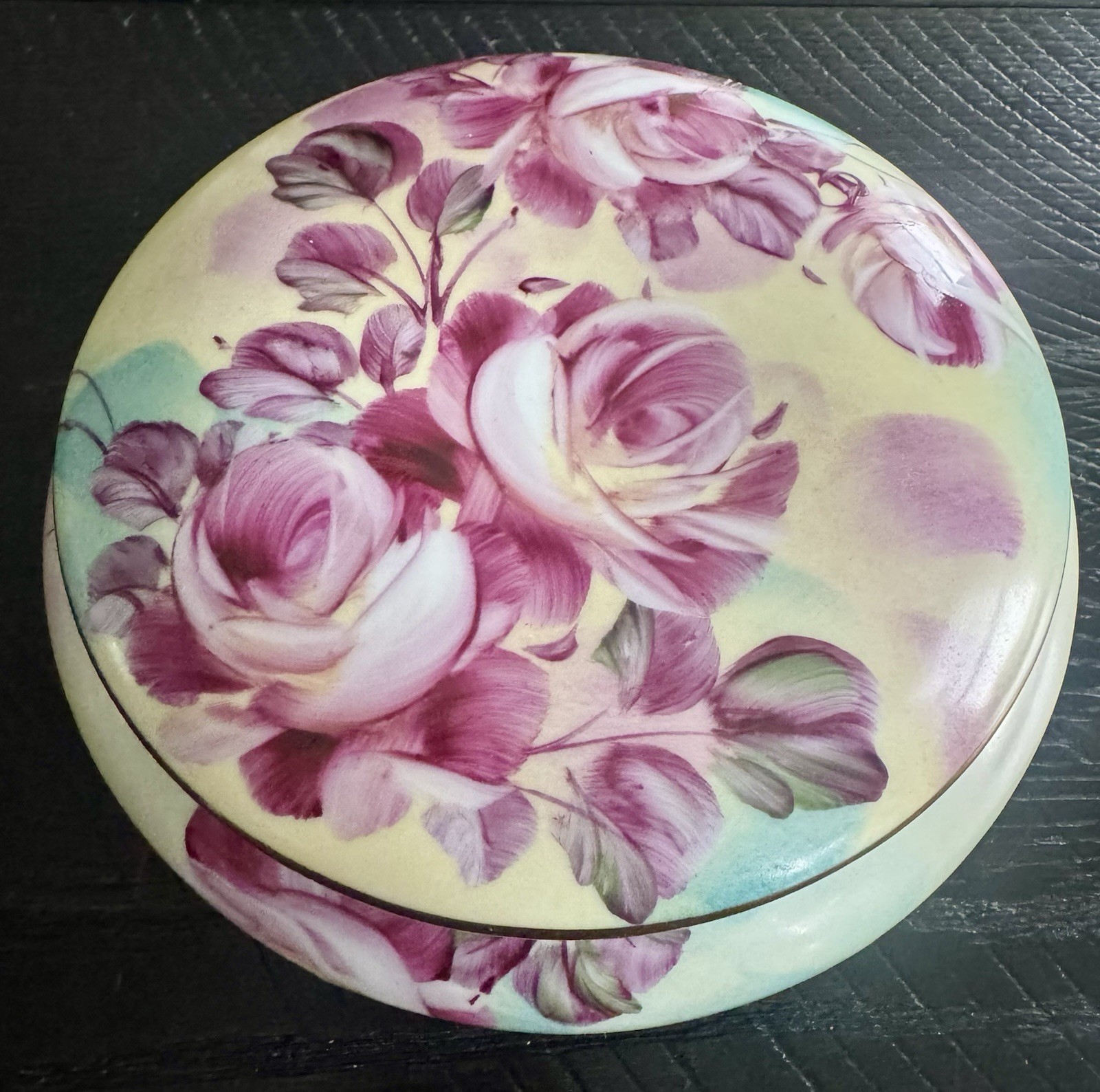 ANTIQUE LIMOGES WHITE W/PINK ROSES FLORAL PORCELAIN DRESSER VANITY BOX ANTIQUE LIMOGES WHITE W/PINK ROSES FLORAL PORCELAIN DRESSER VANITY BOX