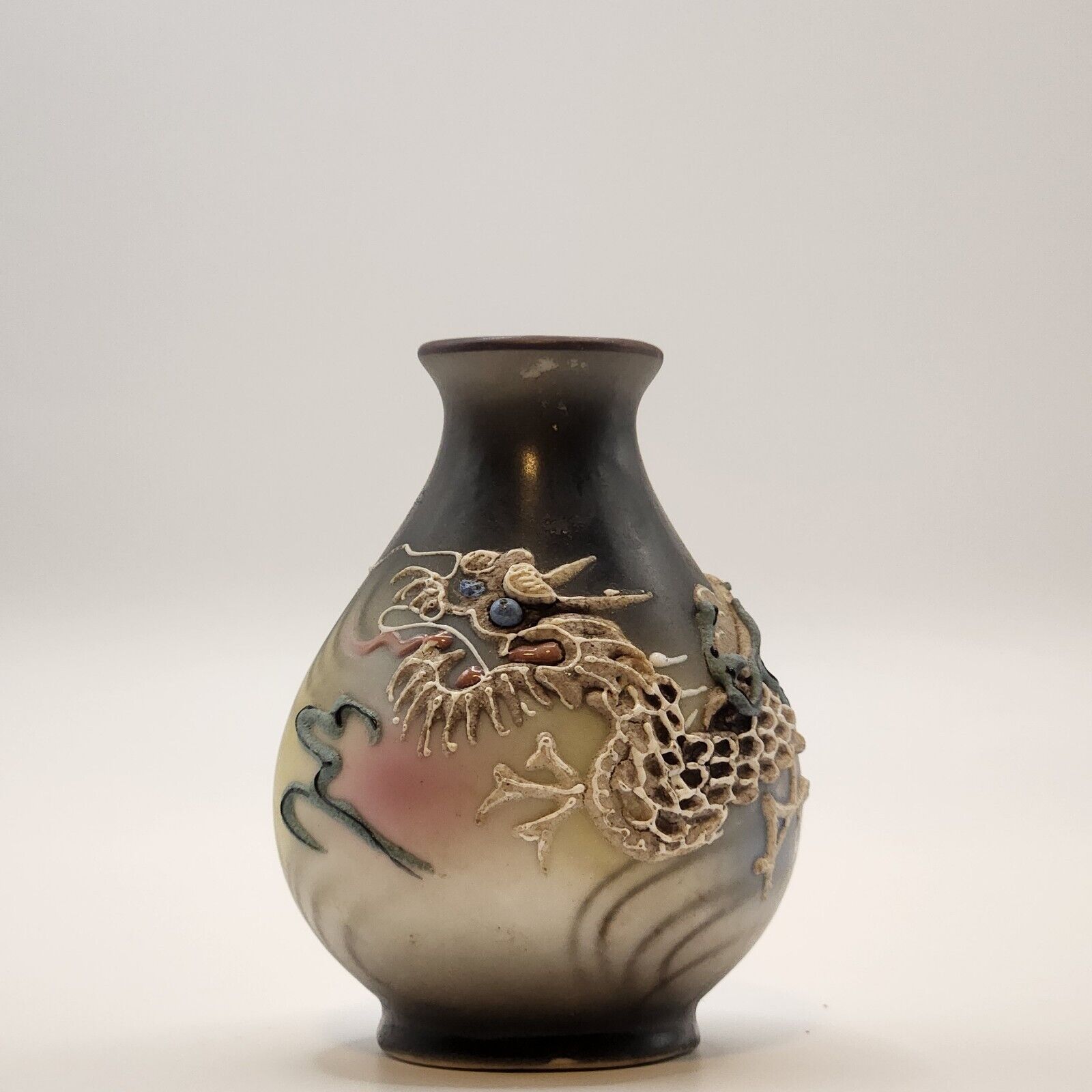 Vintage Small Dragonware Moriage Bud Vase~Great Condition-3 in