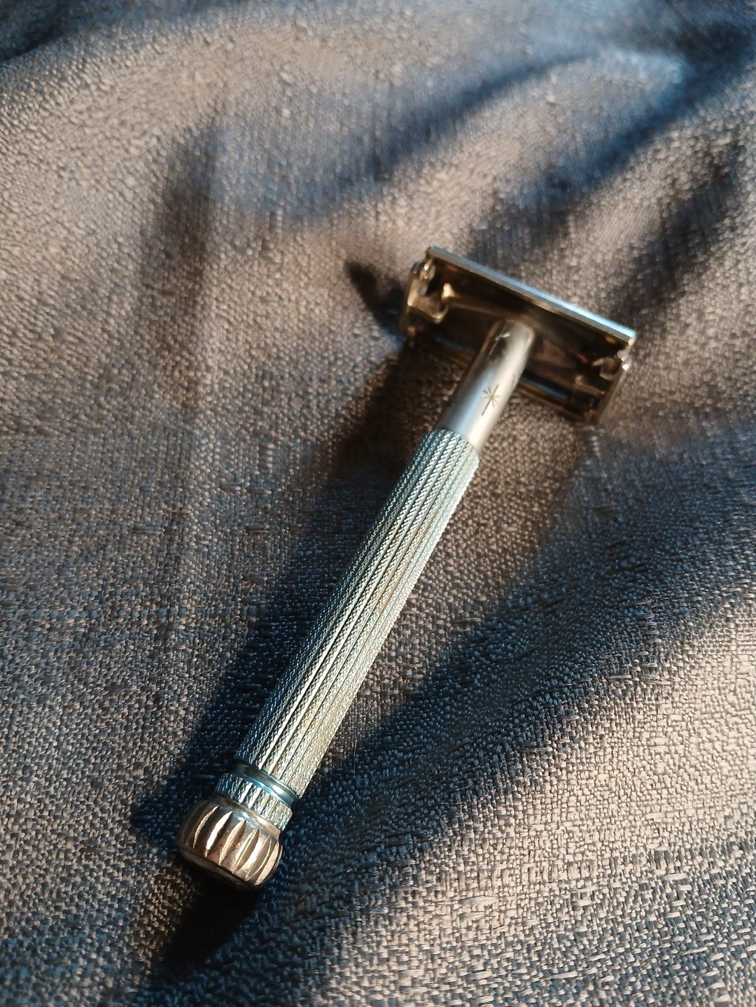 Vintage 1961 Gillette G-2 Ladies Blue Atomic Starburst Safety Razor