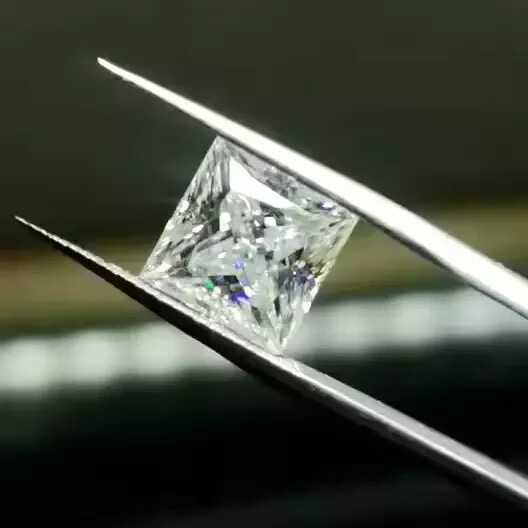 4 Ct Certified Natural Princess Cut White Diamond D Grade VVS1 + 1 Free Gift