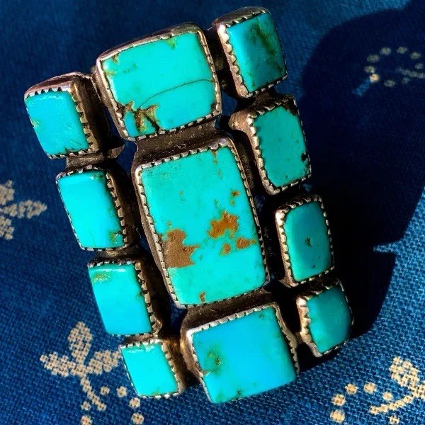1930s Pawn ZUNI Native Long Cluster Vibrant Turquoise Silver Ingot Ring Cute