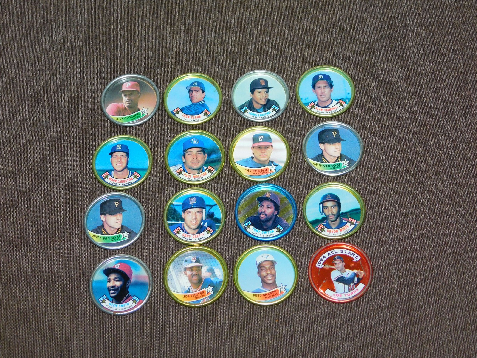 VINTAGE 1988 1989  TOPPS CHEWING GUM  16 METAL TIN BASEBALL COINS LOT