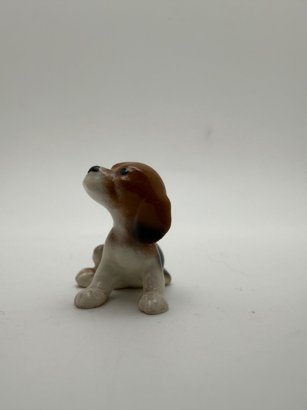 Miniature Beagle Hound Puppy Dog Figurine Ceramic Dollhouse Animal Decor
