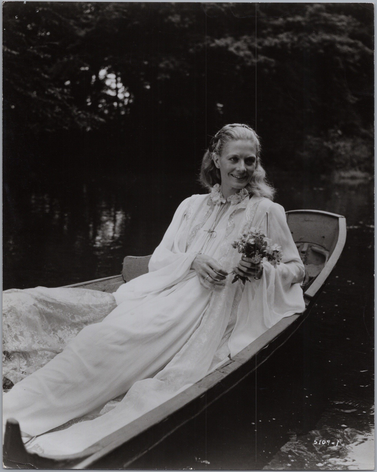 A18 A1899 – Vanessa Redgrave as Mary Stuart in Boat Scene
