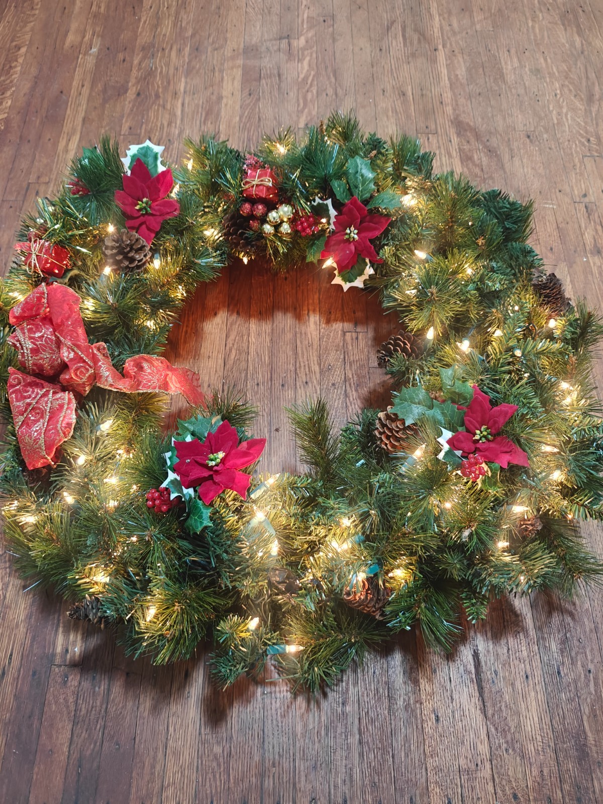 Vtg Large Pre-Lit Christmas Wreath Poinsettia Pine Cone Bow Lights