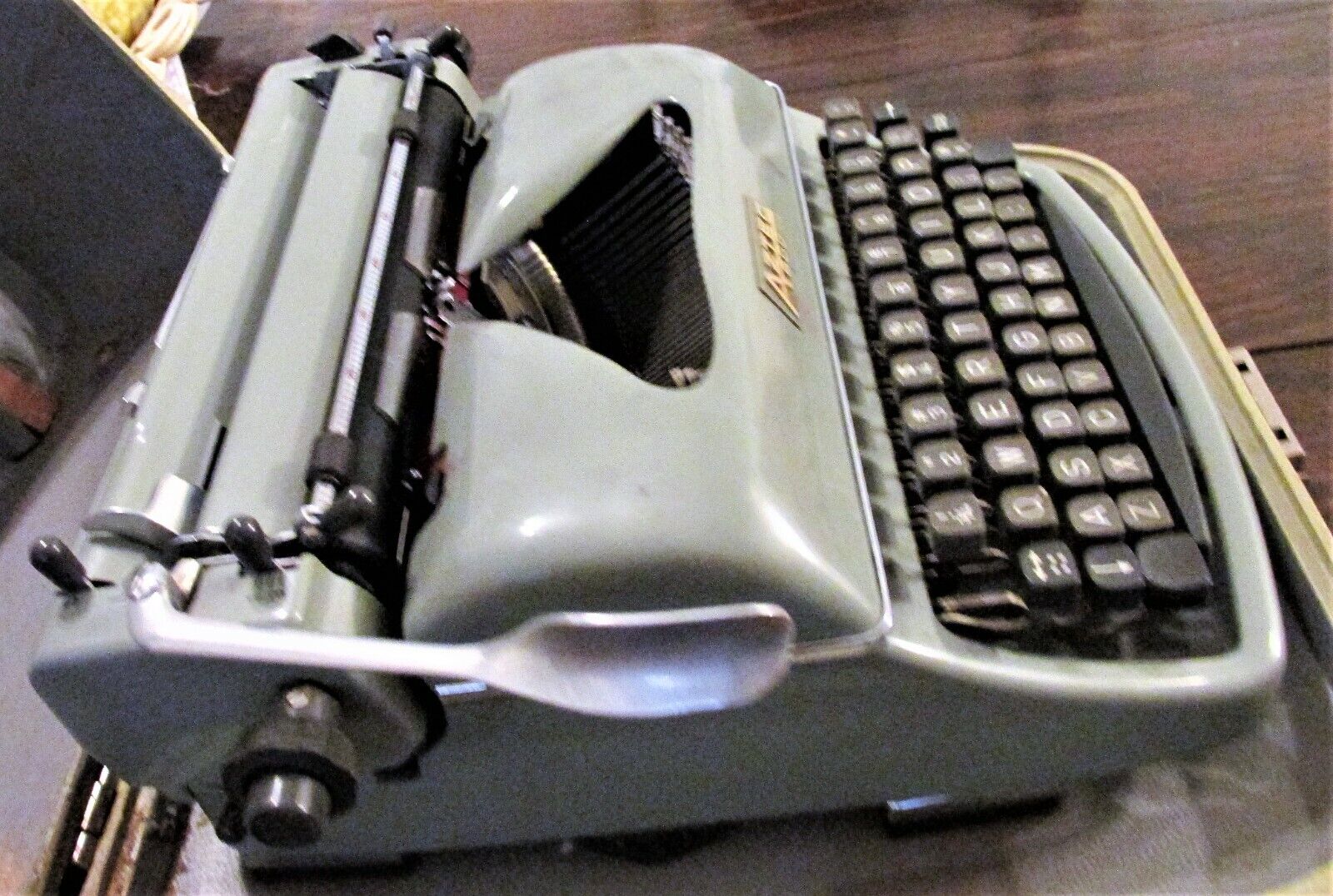 Vintage 1961 German-Made Rheinmetall Aztec 600 Manual Typewriter with Case