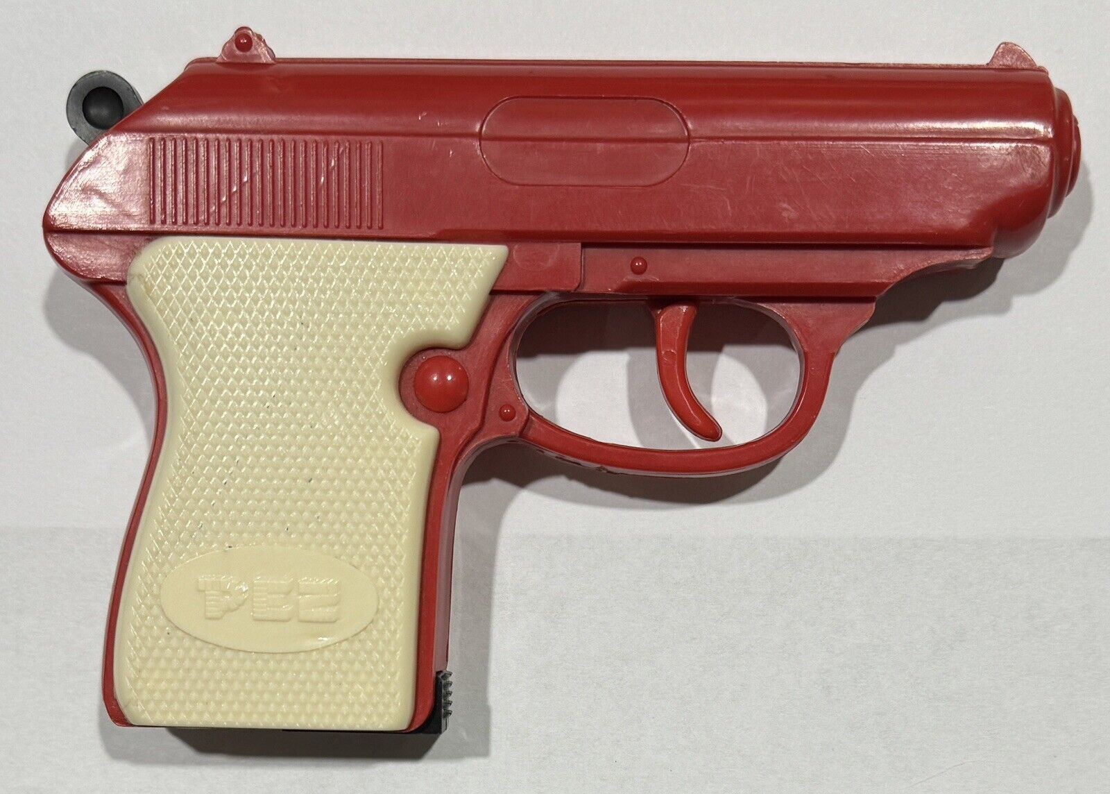 PEZ Gun Shooter Pistol Gun Dispenser * Red * 1960s * 2.620.061
