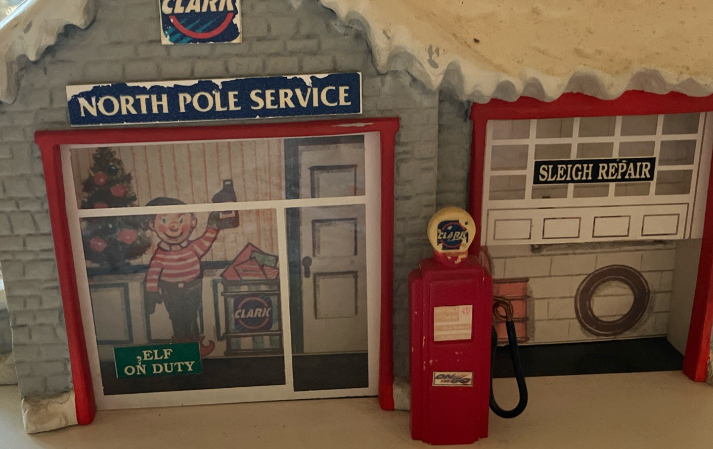 Clark oil gas station Diorama