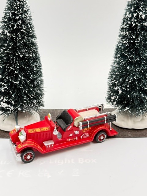 Department 56-  Engine No. 31  6” vintage style fire truck  #6007767