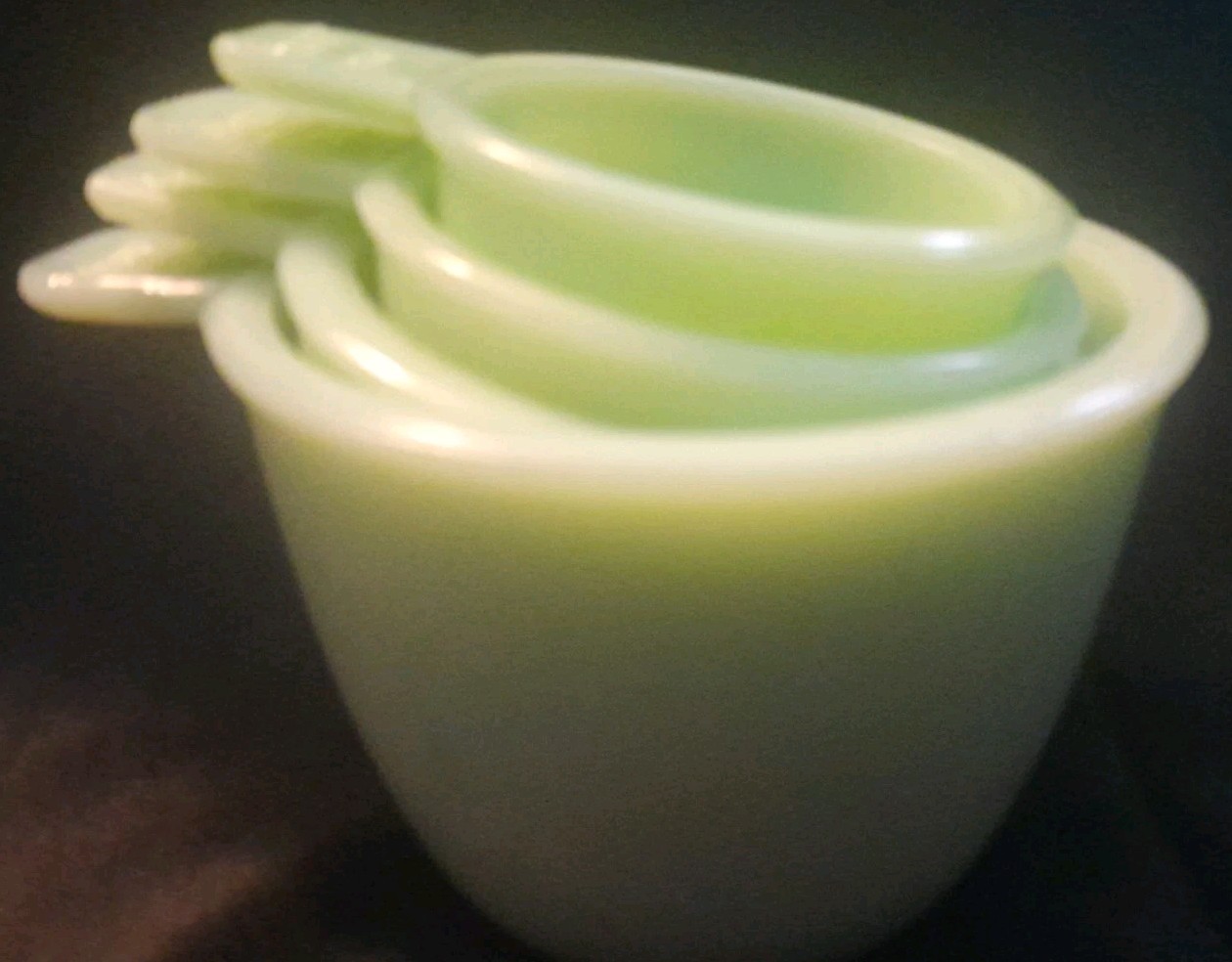 Vtg Gooseberry Patch Jadeite 4 Pc Measuring Cup Set Very Nice Condition 