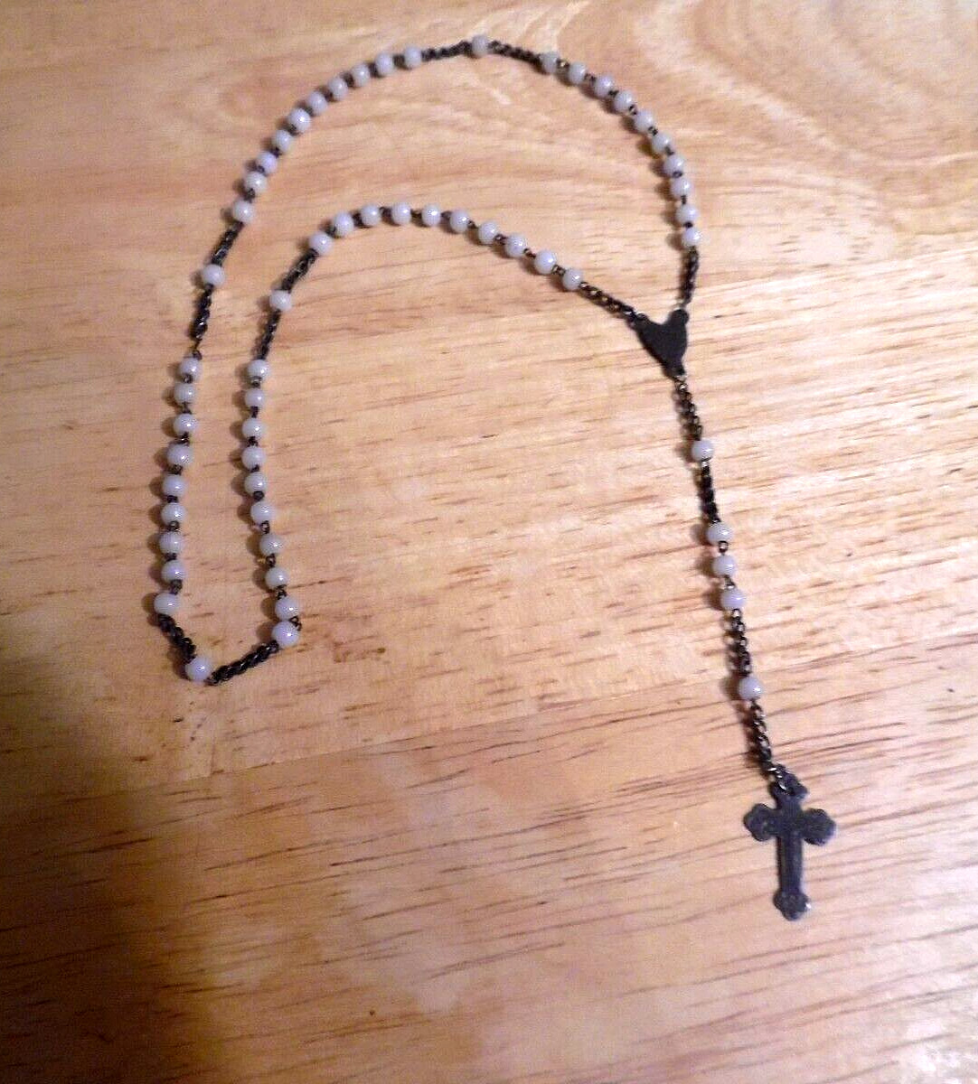 VINTAGE CIRCA 1940\'S CHILDS ROSARY WHITE BEADS