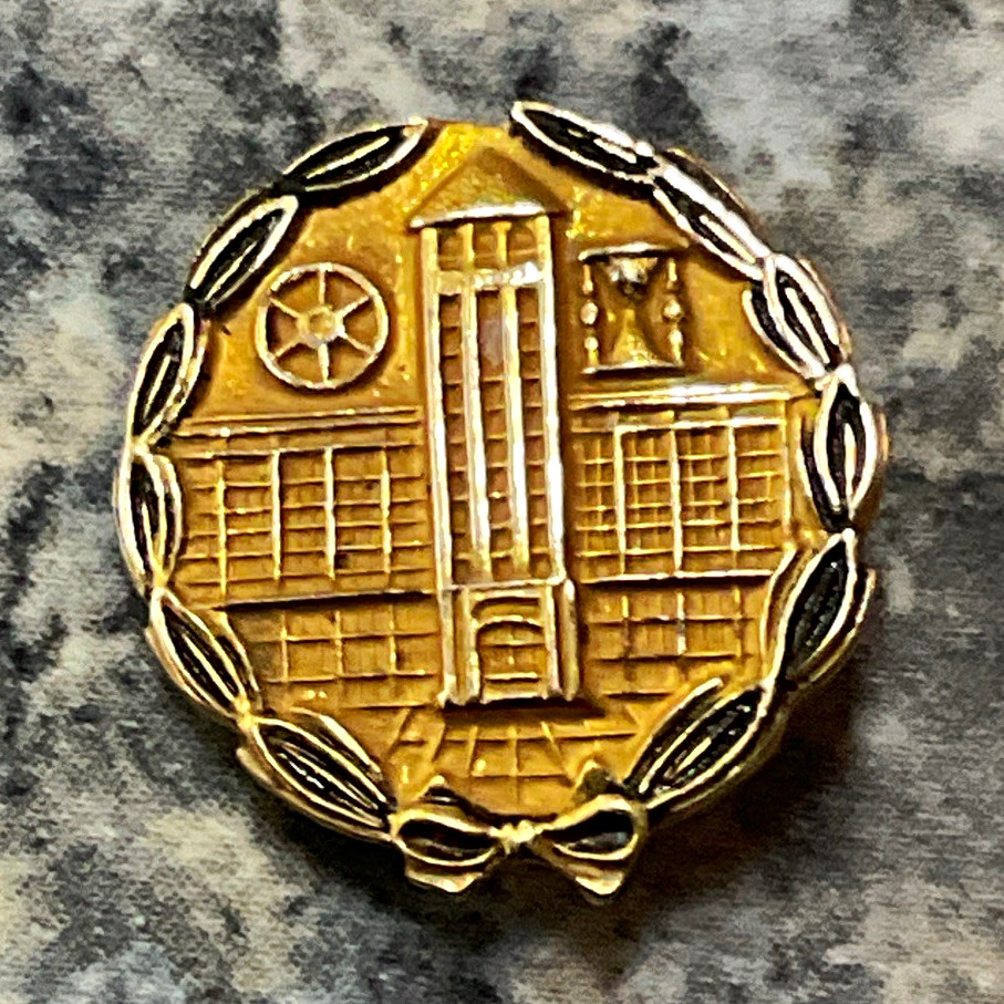 Vtg Sears Roebuck 10k Solid Gold Employee Service Lapel Pin Chicago Tower 1.6 g