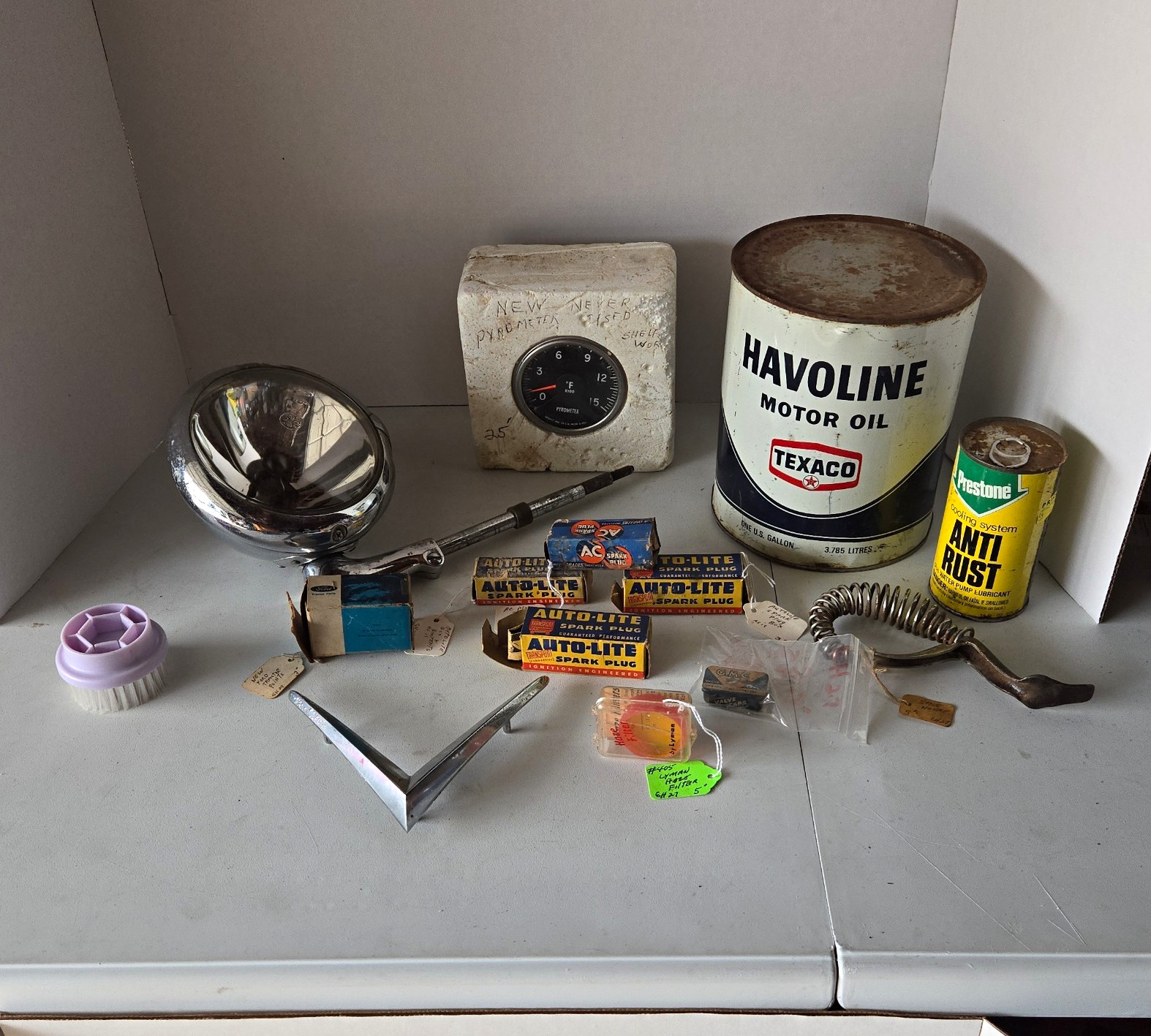 Texaco Havoline Can, Prestone Anti-Rust Can, Auto-Lite Spark Plug Boxes Lot Texaco Havoline Can, Prestone Anti-Rust Can, Auto-Lite Spark Plug Boxes Lot