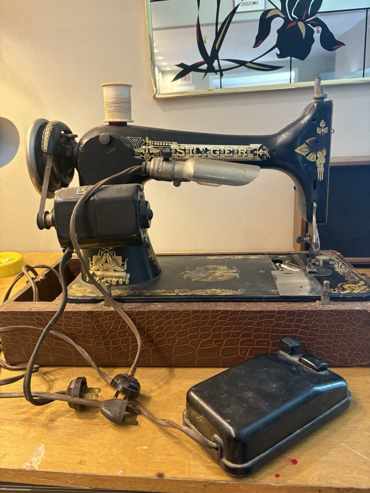 Antique SINGER SEWING MACHINE HEAD MODEL 27 'SPHINX Antique SINGER SEWING MACHINE HEAD MODEL 27 'SPHINX