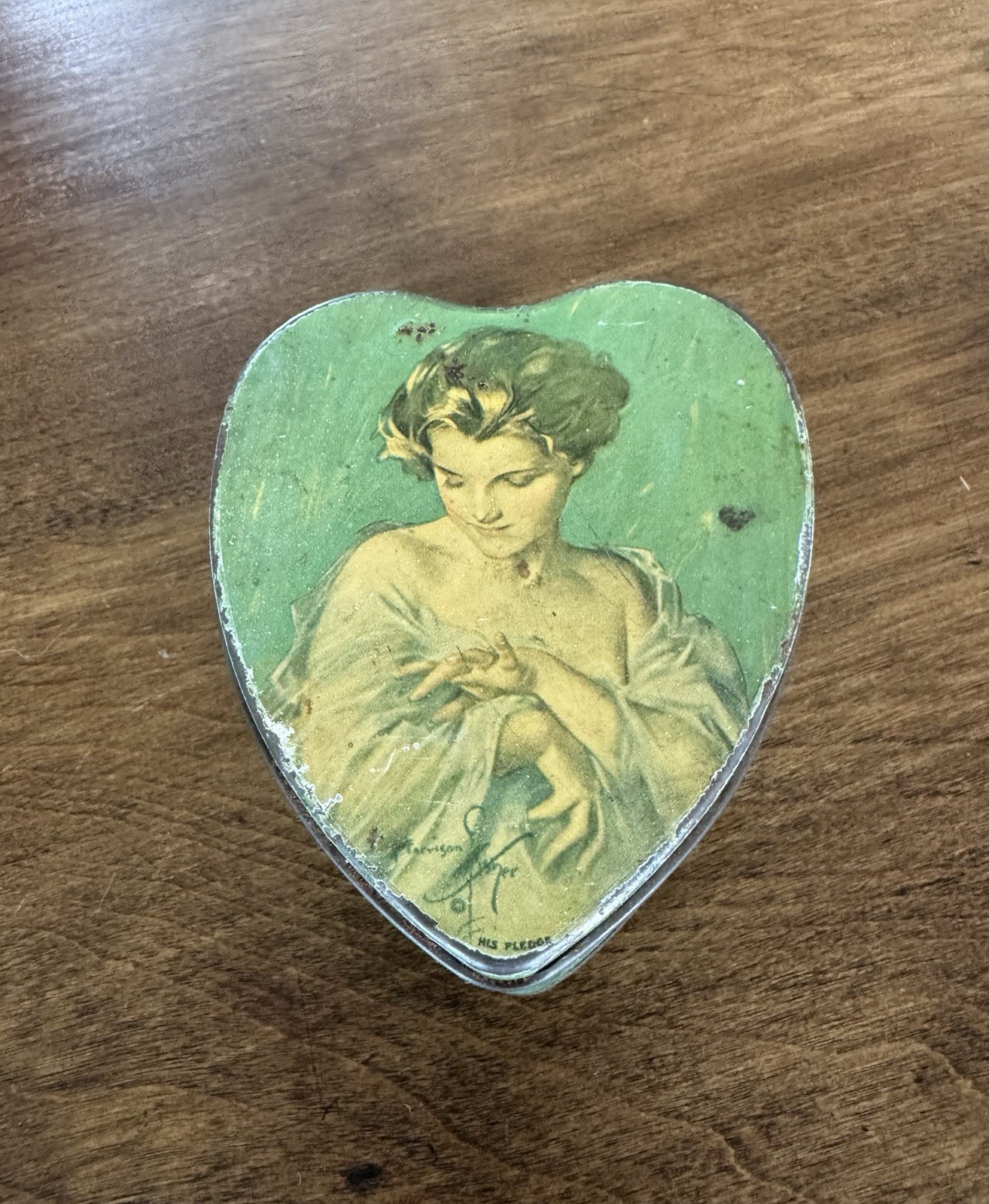 Vintage Art Deco 1920s  Tindeco Heart Shaped Metal Tin  4.5”x3.5”x1.75” Hinged