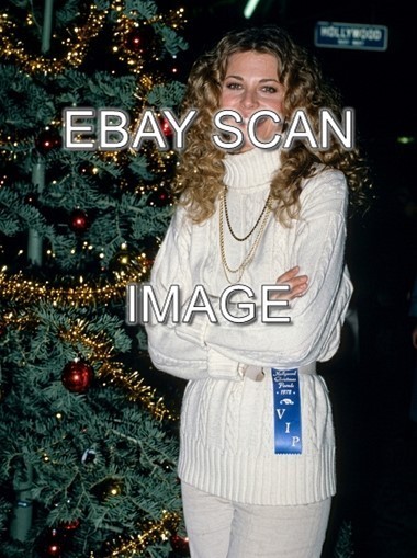 LINDSAY WAGNER THE BIONIC WOMAN CHRISTMAS   8X10 PHOTO V