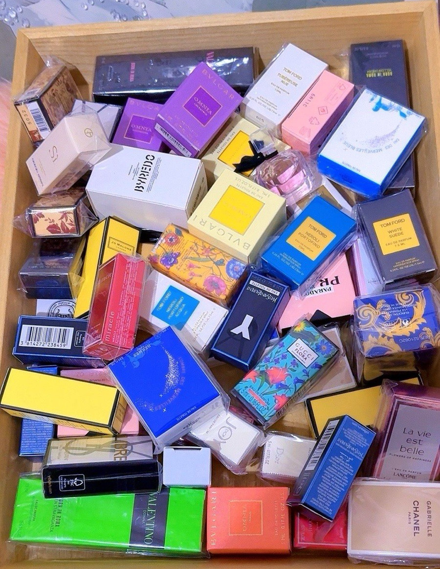 Mixed Brands Perfume Miniatures Collectible Lot Assorted Sealed Boxes