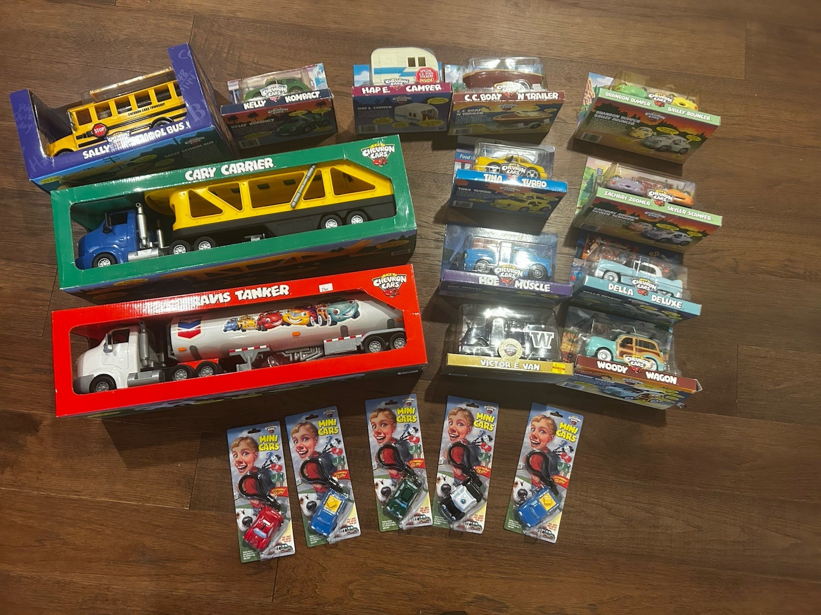 Chevron Cars Huge 18 Pc Lot NIB Carry Carrier Tanker Bus Mini Cars RARE