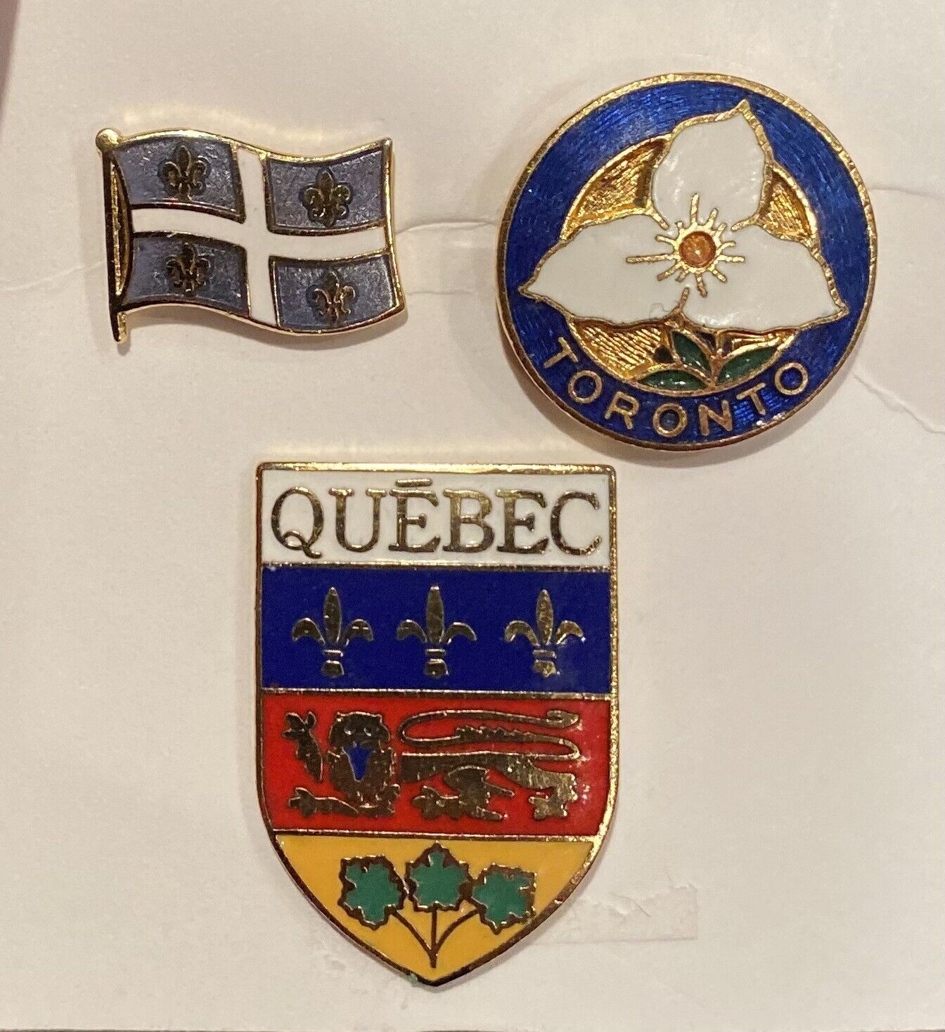 Vintage Canadien Pins