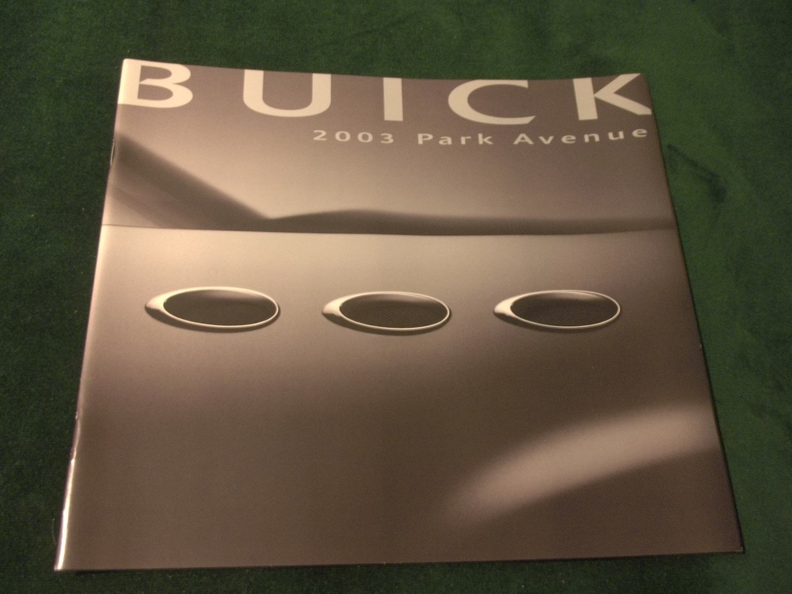 2003 Buick Park Avenue & Ultra 30-Page Original Car Sales Brochure Catalog Mint