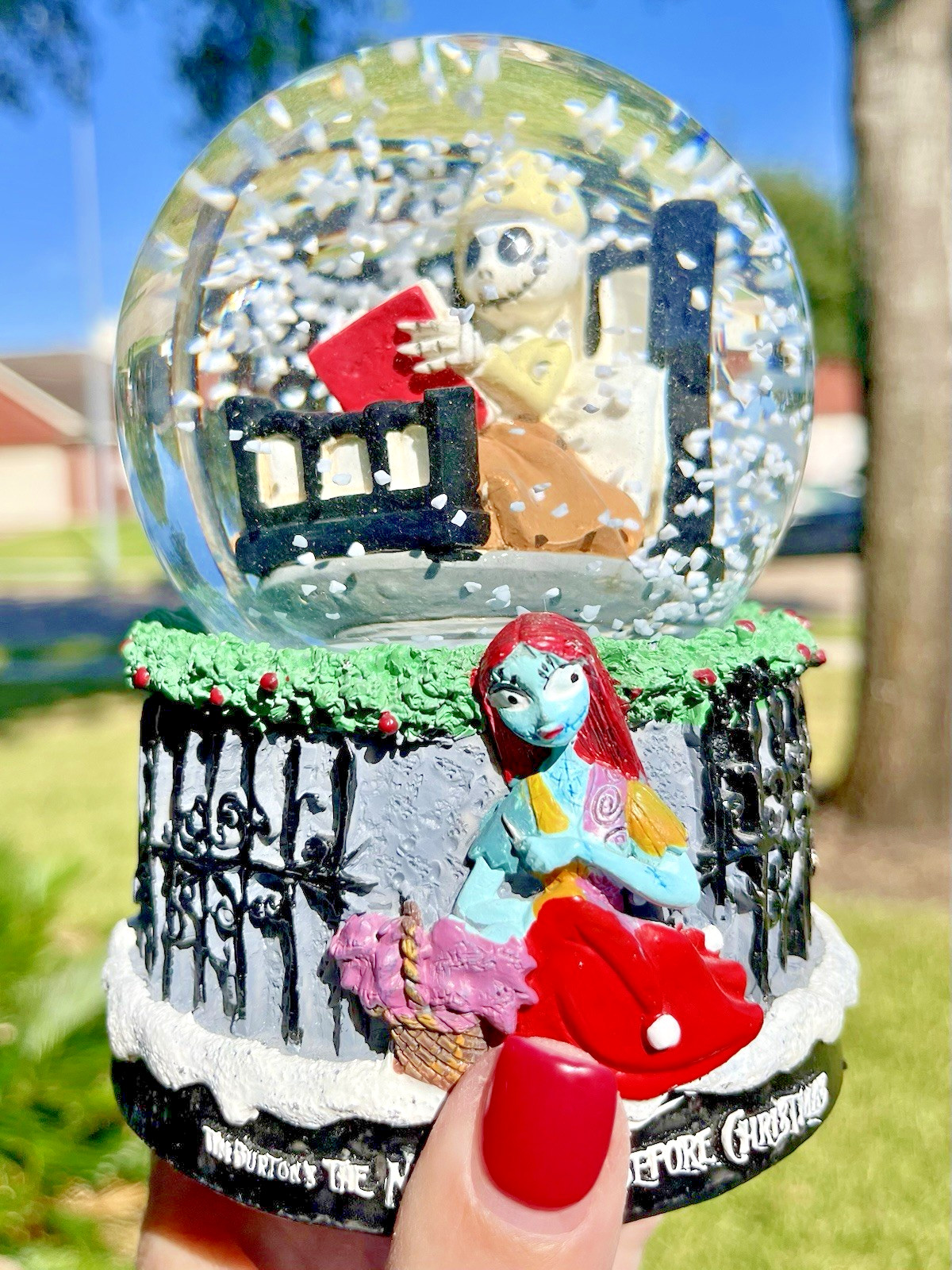 VTG 93' Disney Nightmare Before Christmas Jack & Sally Musical SnoMotion Globe