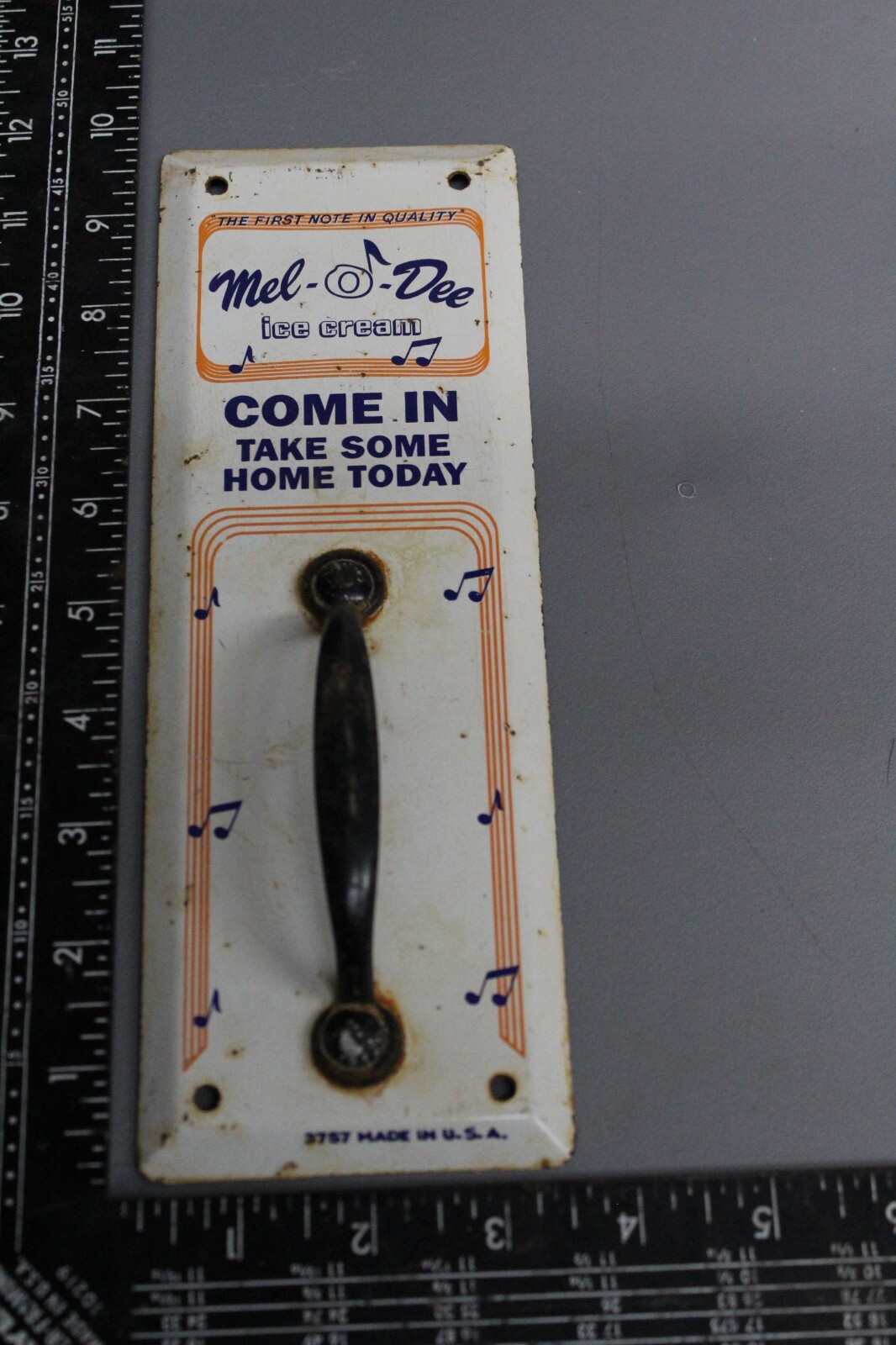 MEL-O-DEE ICE CREAM DOOR PULL HANDLE STAMPED PAINTED METAL SIGN 10