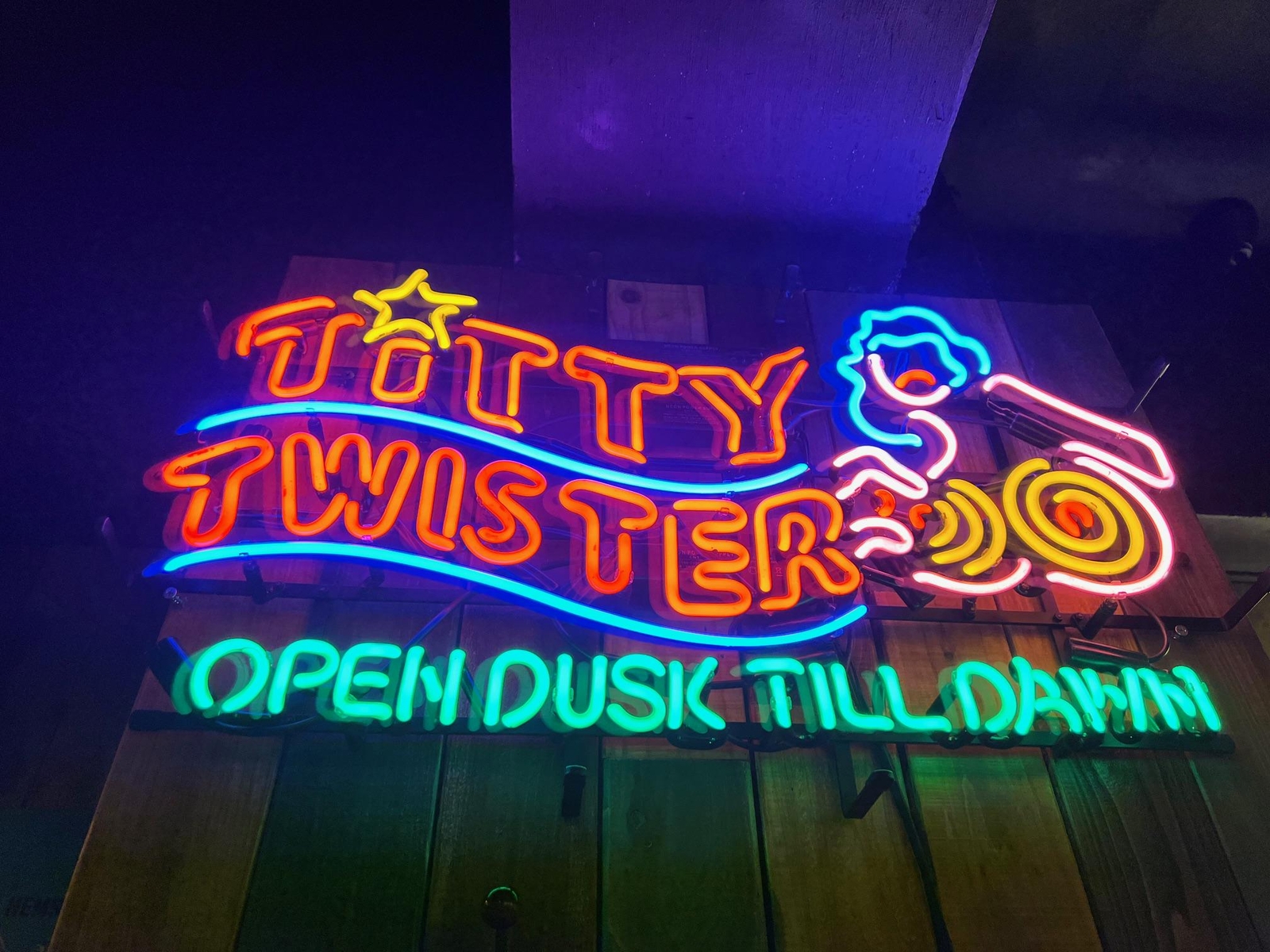 Titty Twister Open Dusk Till Dawn 24