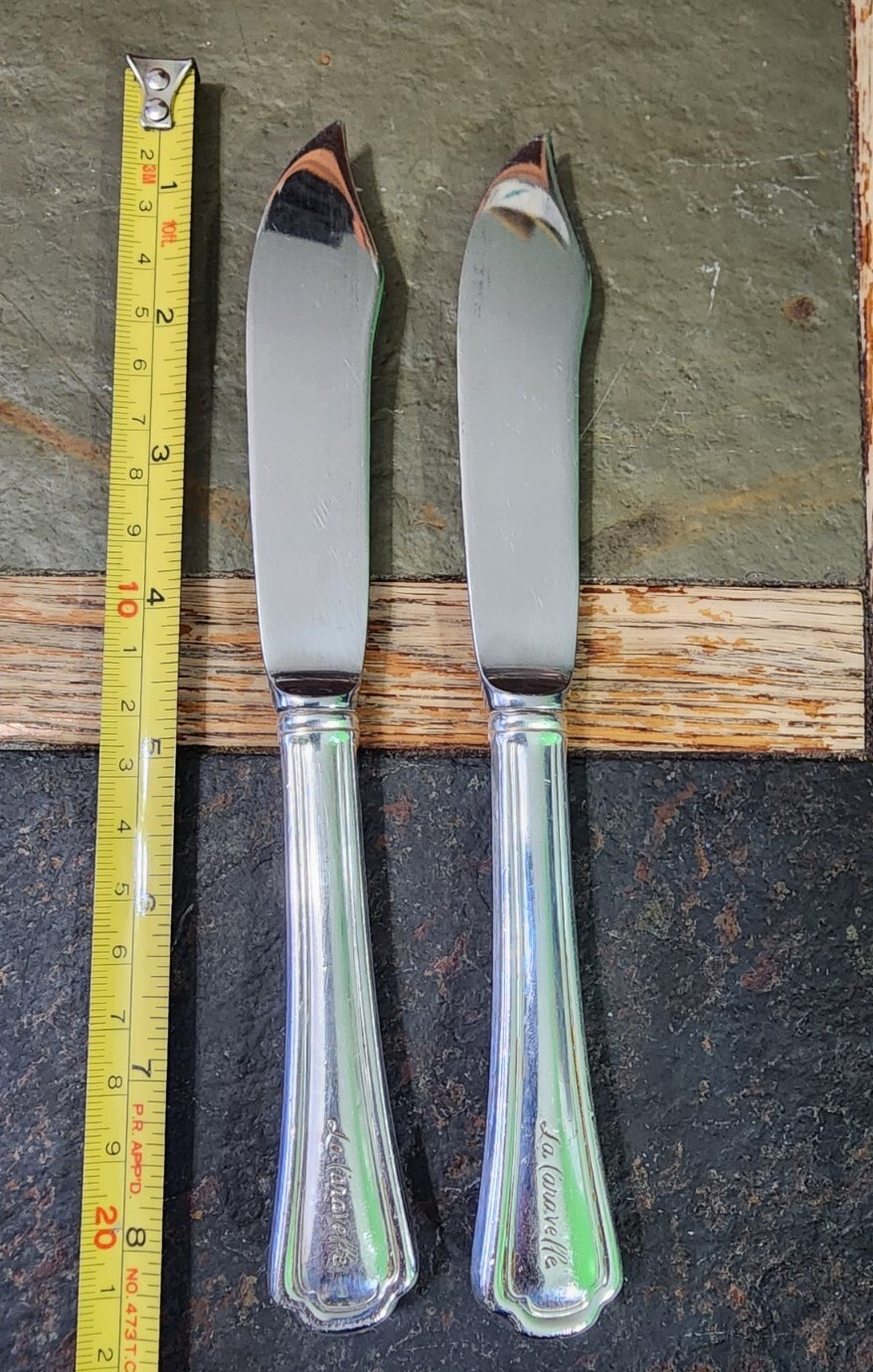 😜LOT OF 2 c1920 ARLINGTON PTRN LA CARAVELLE FRENCH RESTAURANT NYC FISH KNIVES 😜LOT OF 2 c1920 ARLINGTON PTRN LA CARAVELLE FRENCH RESTAURANT NYC FISH KNIVES