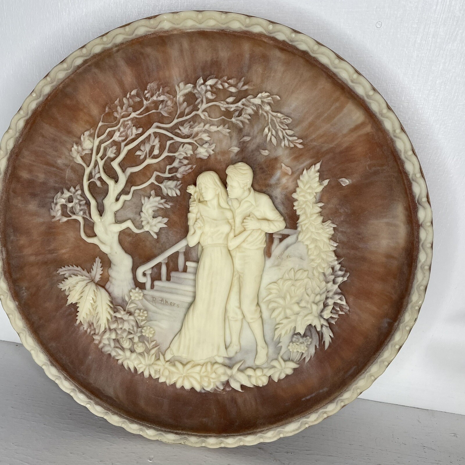 Incolay Stone Plate The Kiss Sculputured by Roger Akers Plate No 06971