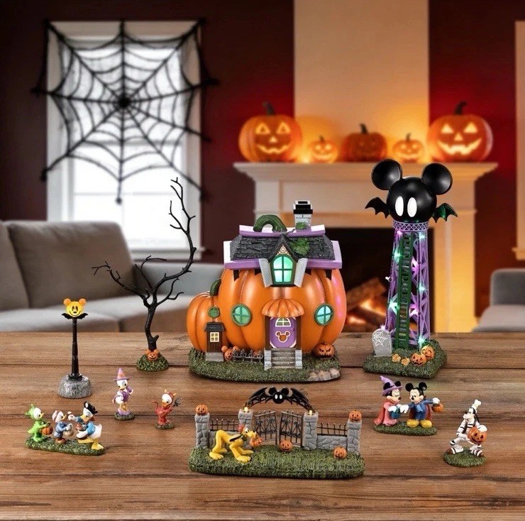 10-Piece Disney Halloween Village Set Animated Collectible Display As Is Read