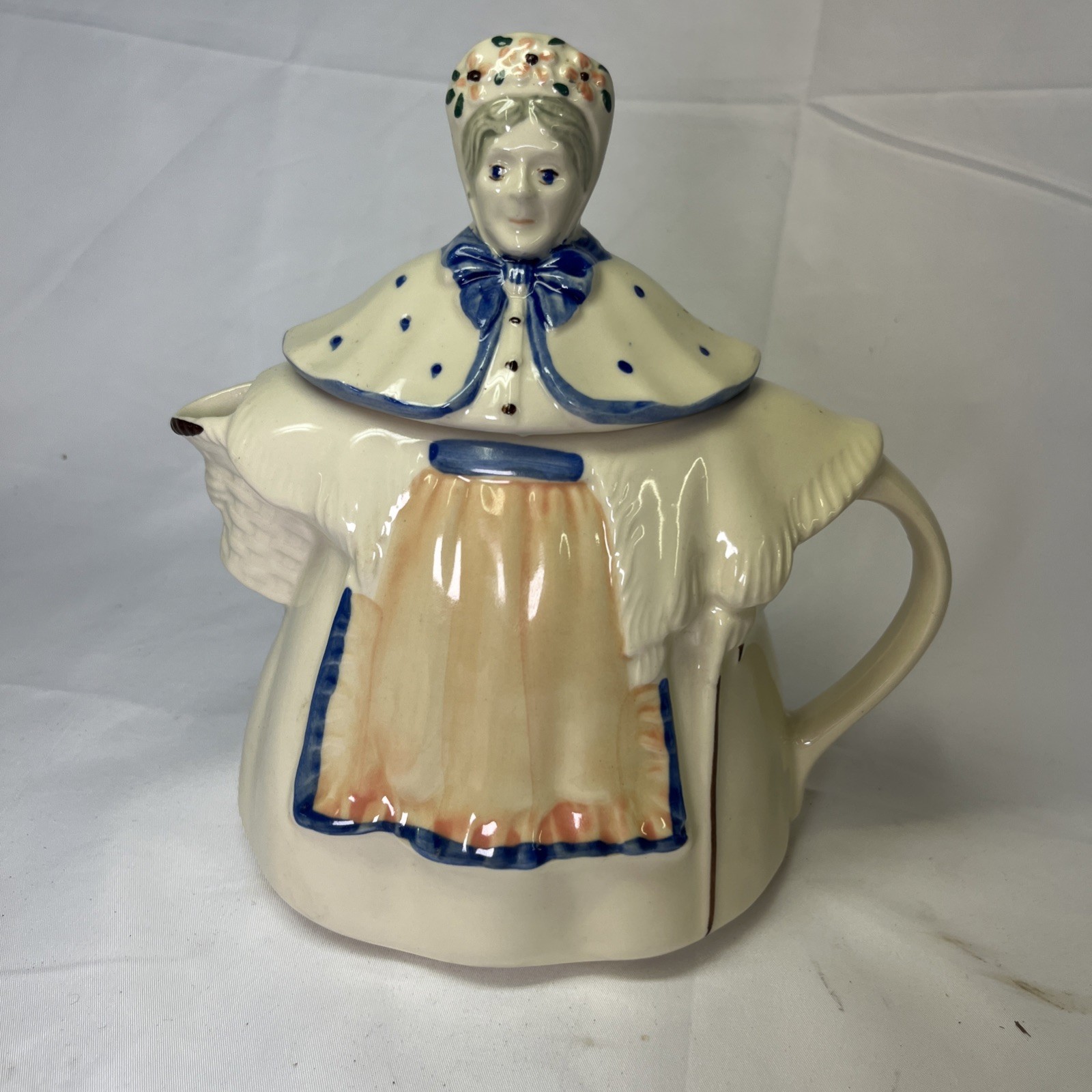 Shawnee USA Pottery Granny Old Lady Teapot Tea Pot 8.5” Excellent Vintage