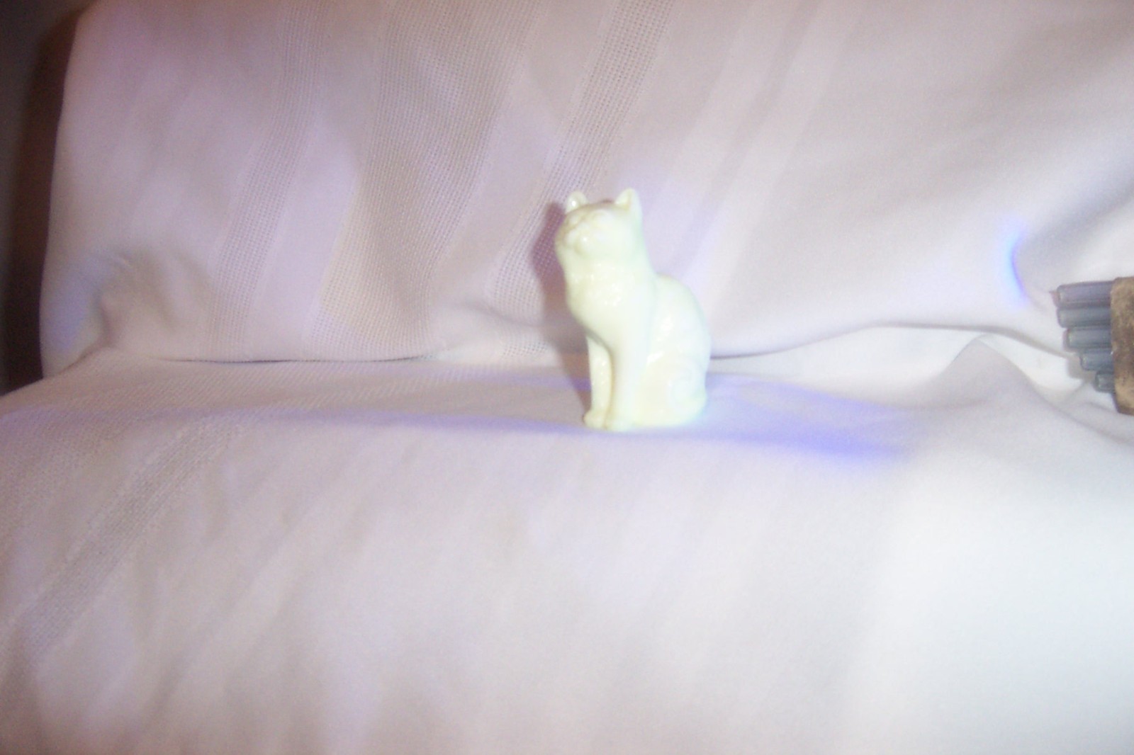 Vintage Mosser  Sandalwood Sitting Cat #101 Glass Figurine Cambridge OH~Glows